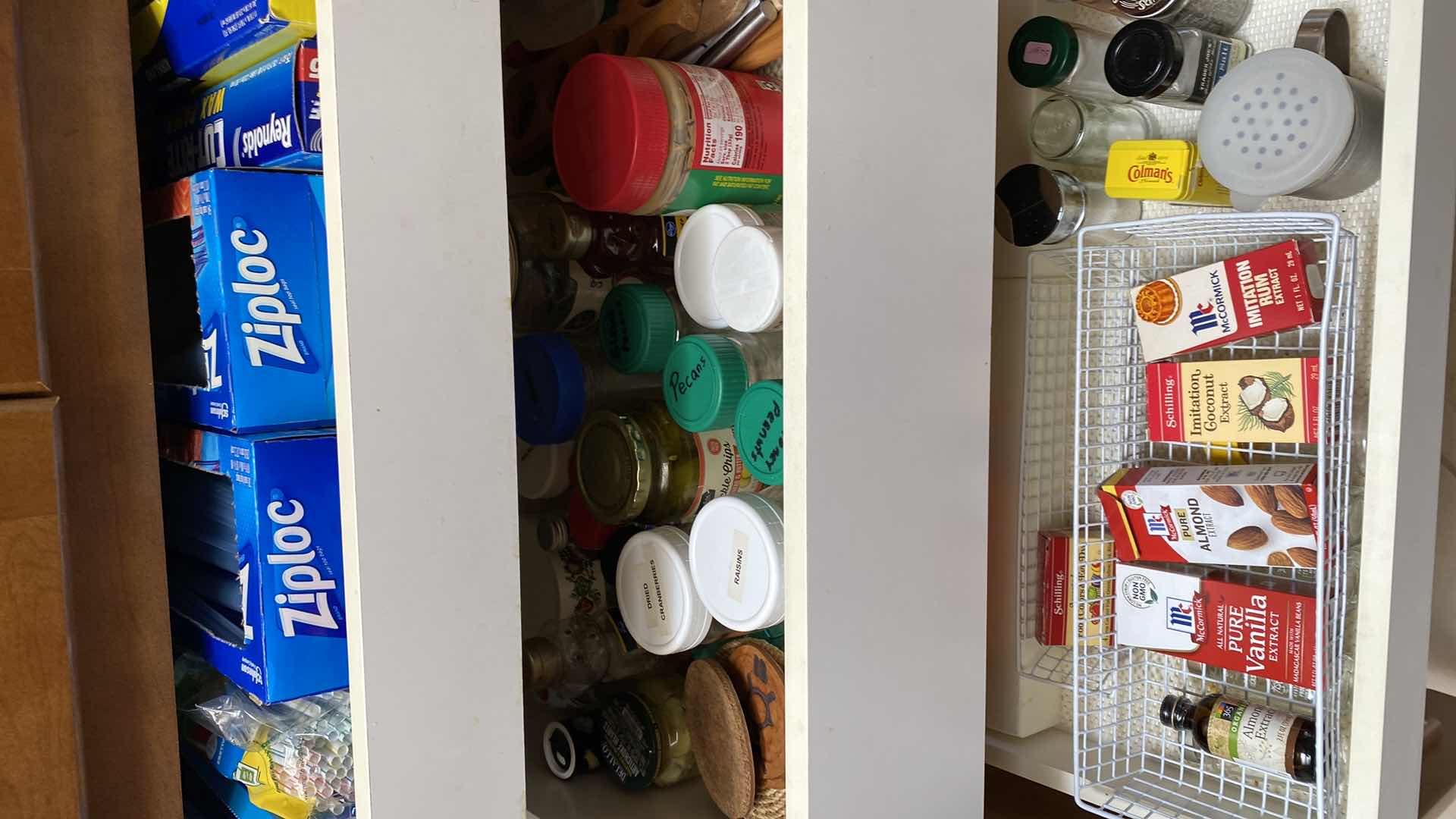 Photo 1 of CONTENTS OF CABINET 3 SHELFS ONLY STORAGE BAGS AND SUNDRIES