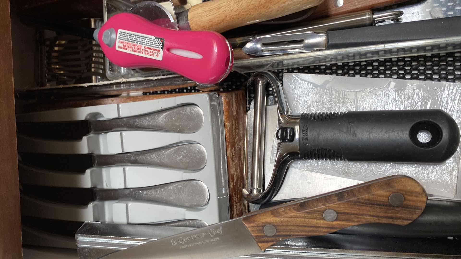 Photo 1 of a CONTENTS OF KITCHEN DRAWERS KNIVES