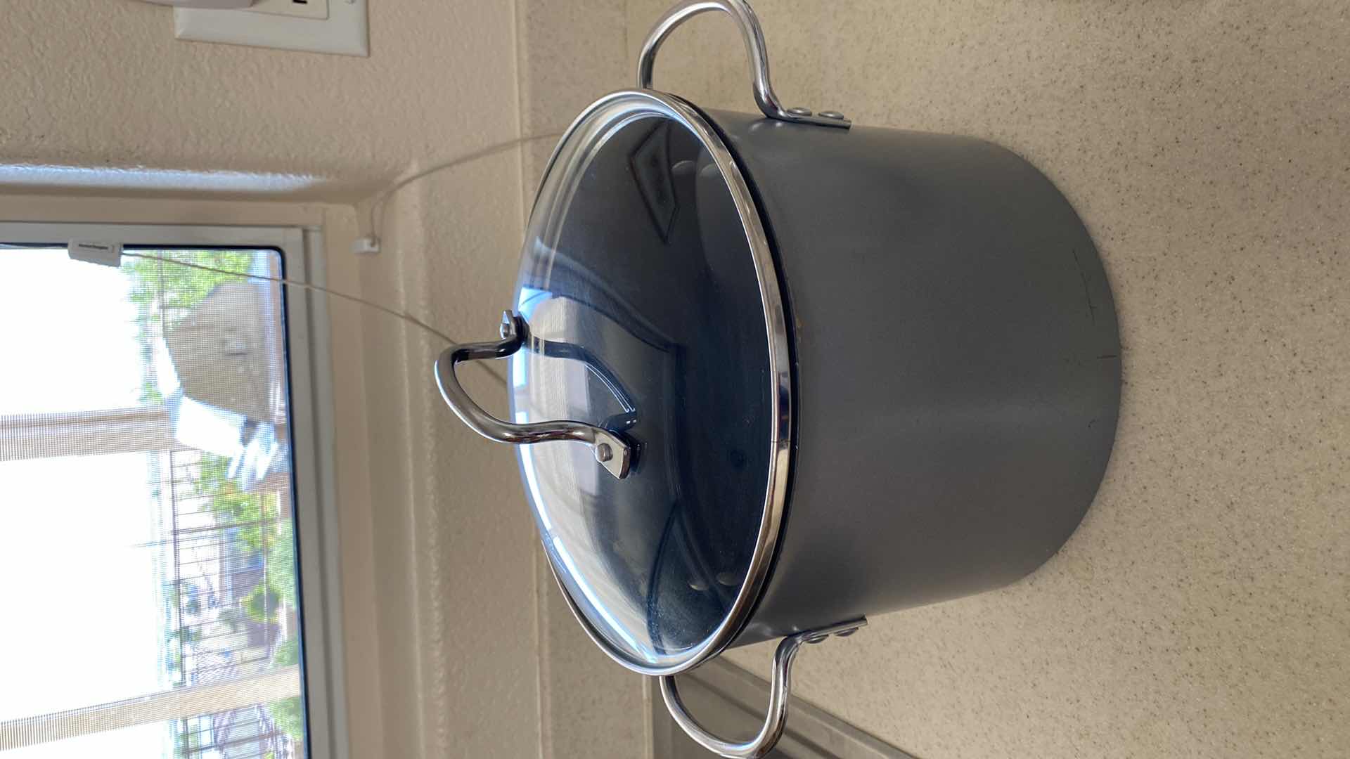 Photo 1 of 6.5 QTS COMMERCIAL SOUP TUREEN STOCK POT