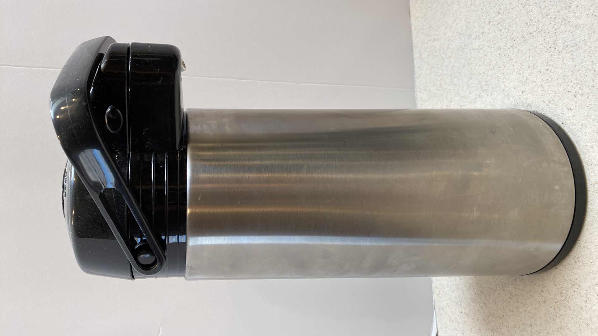 Photo 1 of AIRPOT WINE OPENER PLASTIC WINE SET IN CARRY BAG