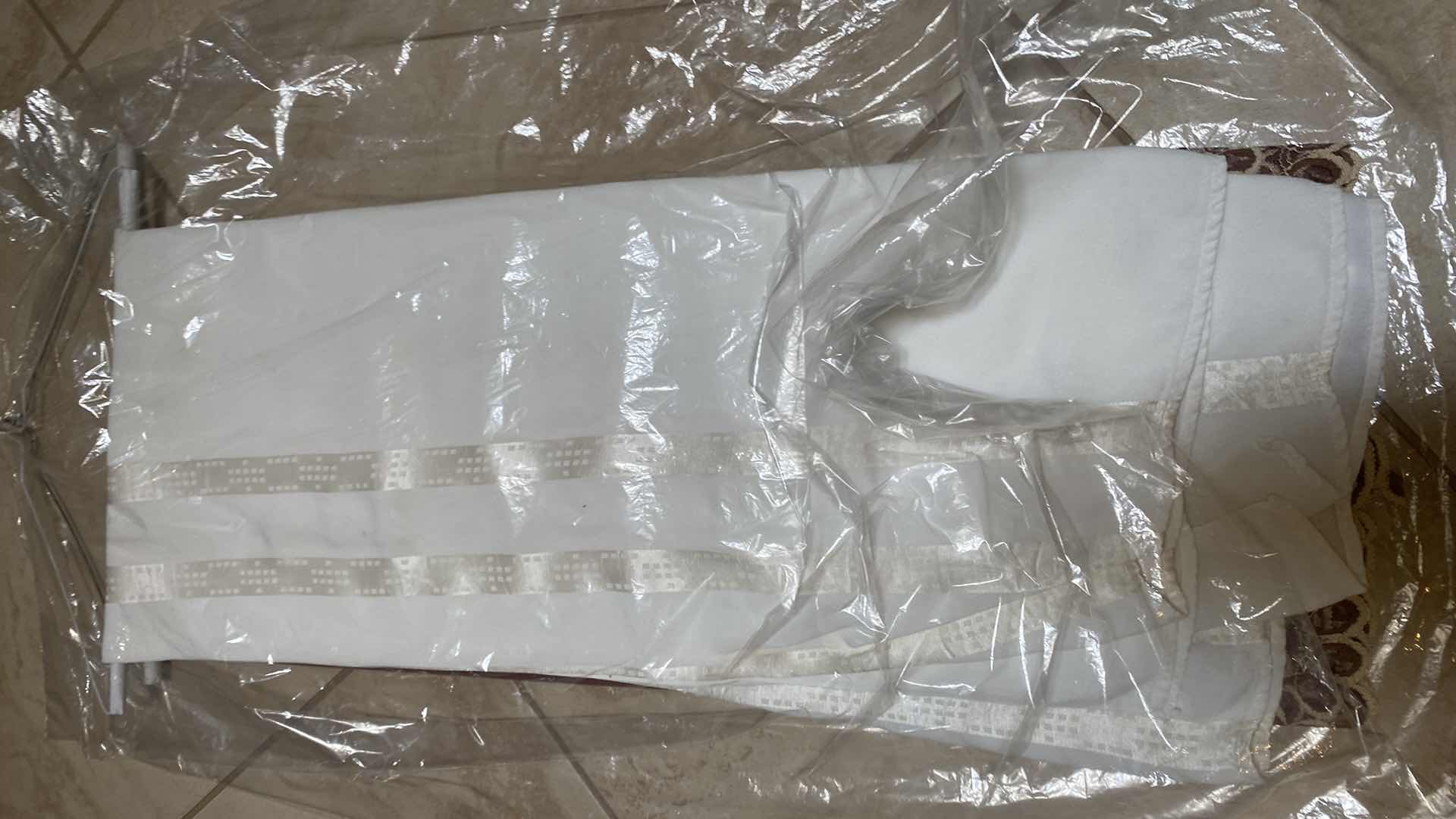 Photo 5 of ASSORTED TABLECLOTHS UNKNOWN SIZES