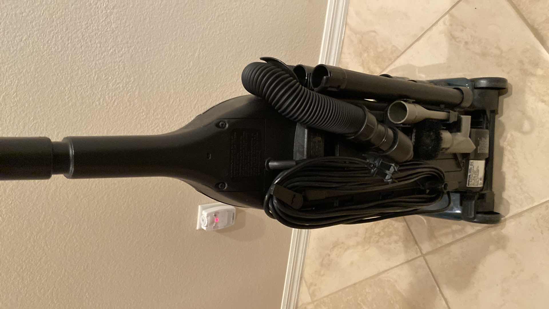 Photo 1 of HOOVER WIND TUNNEL VACUUM POWERS ON