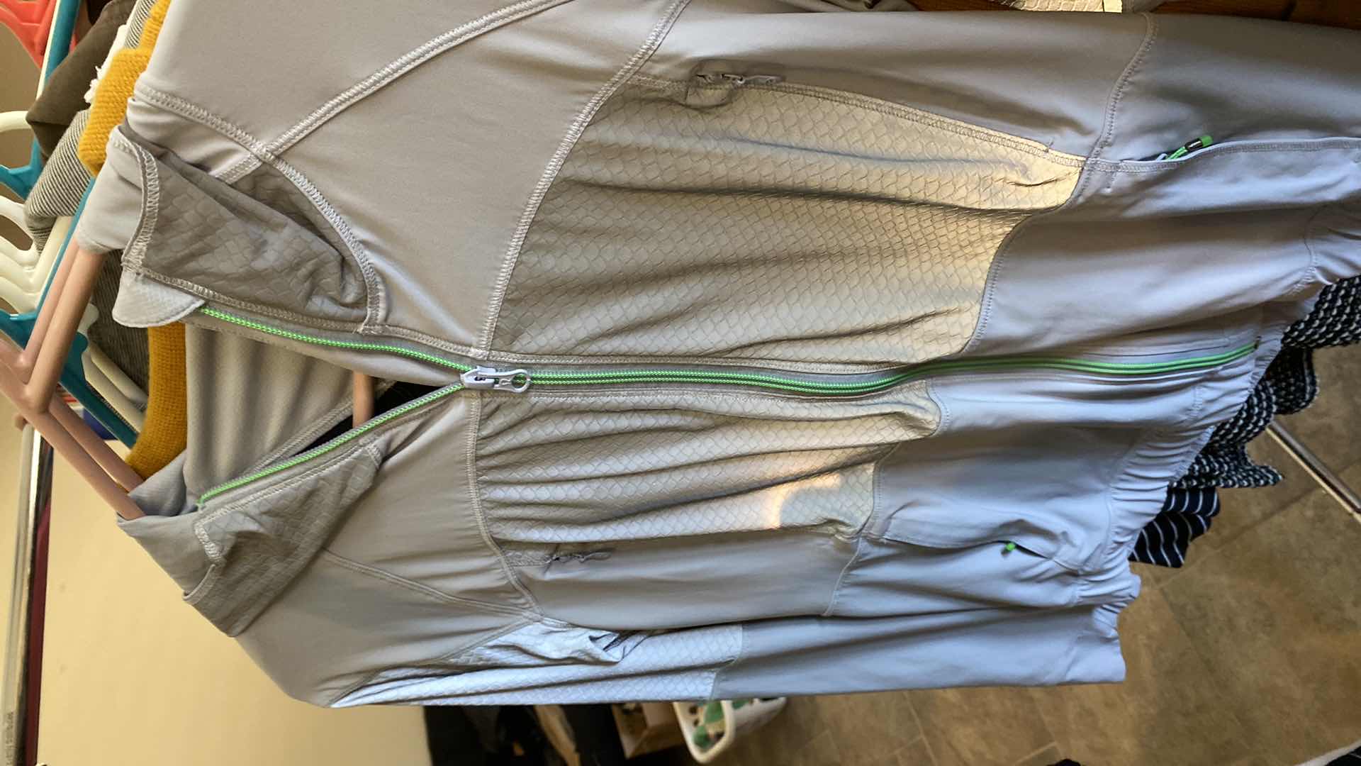 Photo 1 of 16-WOMENS SIZE MEDIUM CLOTHING