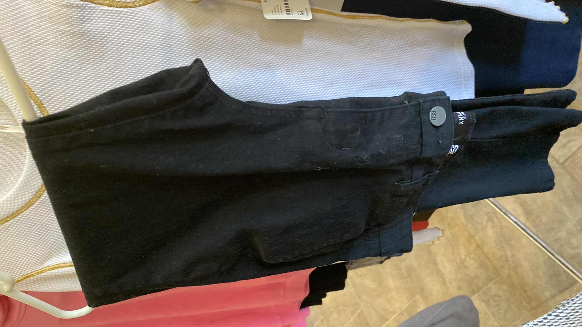 Photo 1 of 16-WOMENS SIZE MEDIUM CLOTHING