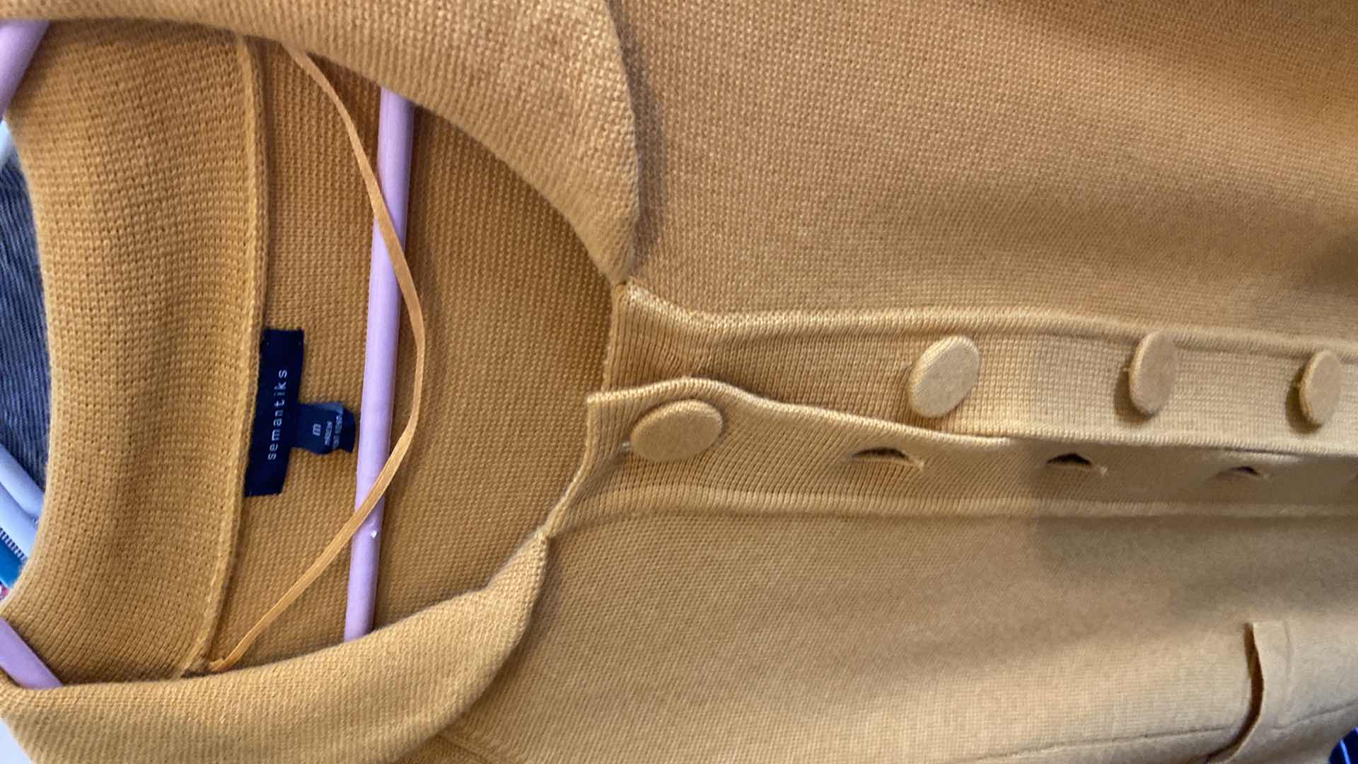 Photo 1 of 16-WOMENS SIZE MEDIUM CLOTHING