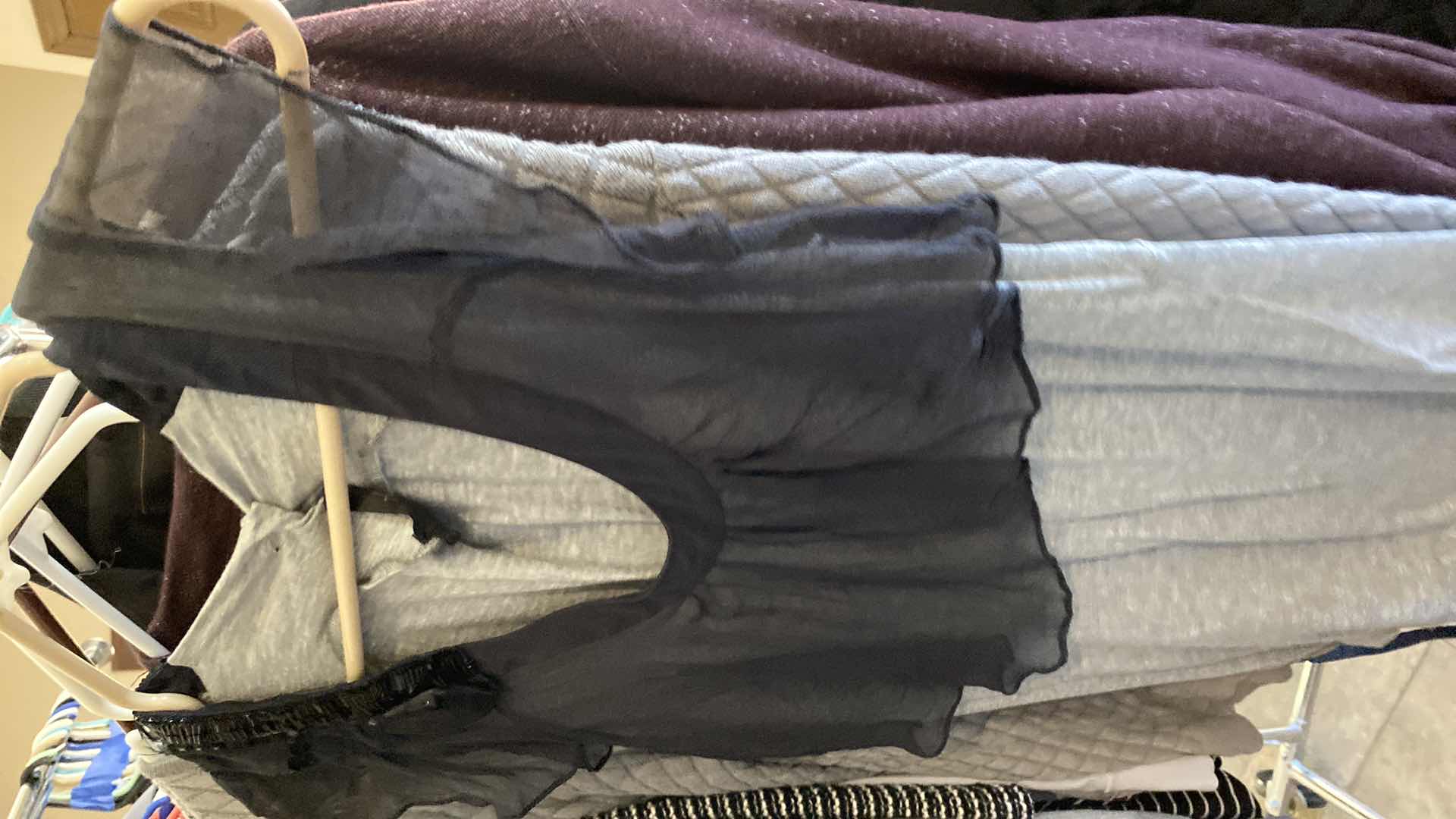 Photo 1 of 16-WOMENS SIZE MEDIUM CLOTHING