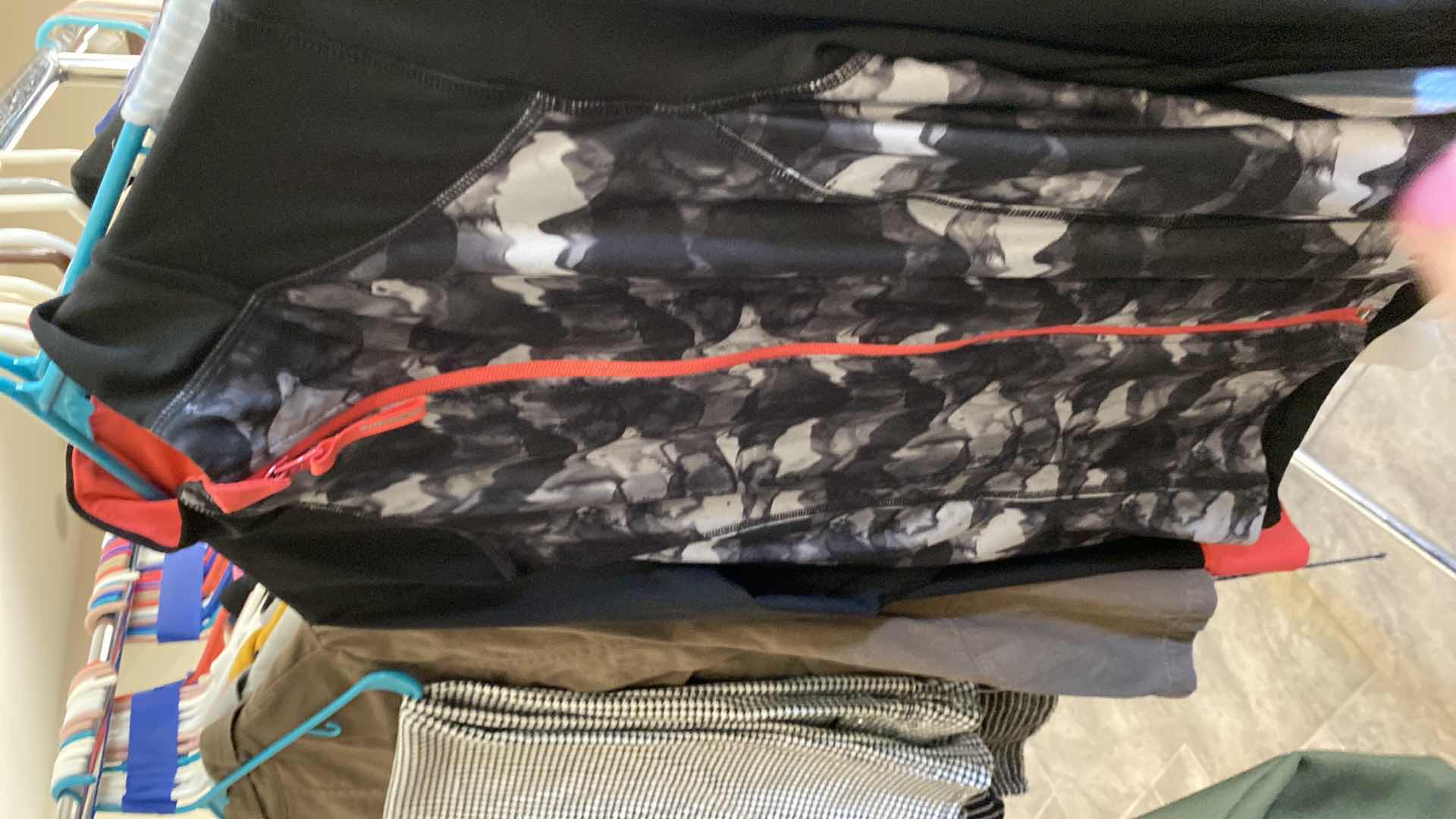 Photo 1 of 16-WOMENS SIZE MEDIUM CLOTHING