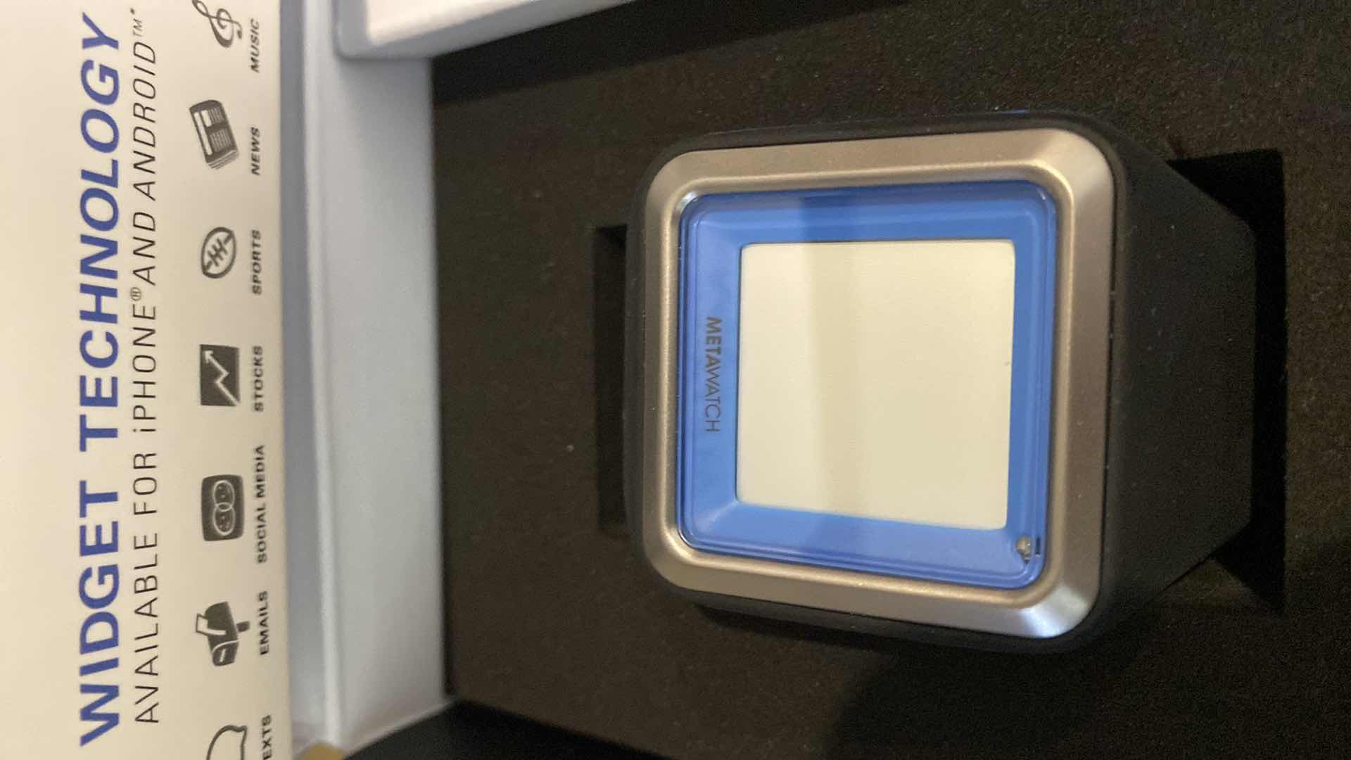 Photo 1 of METAWATCH GLANCE + GO