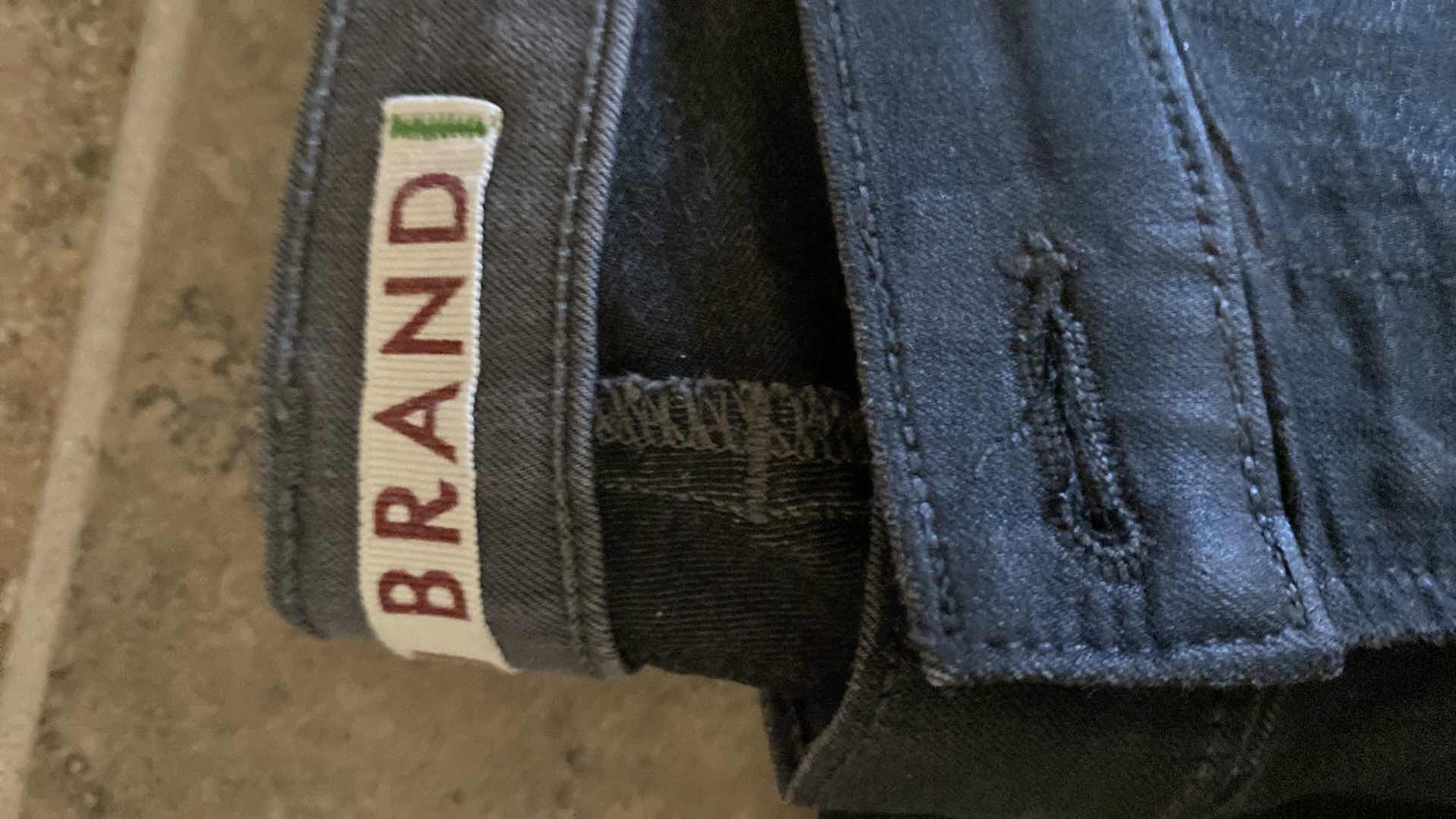 Photo 1 of 8-WOMENS SIZE 28 DENIM ROCK AND REPUBLIC , 7 FOR ALL MANKIND AND MORE