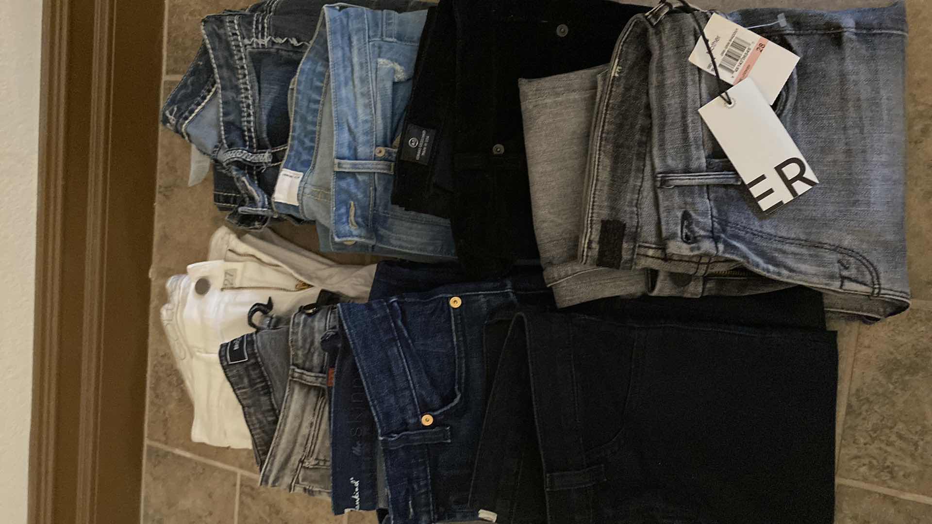 Photo 1 of 8-WOMENS SIZE 28 JEANS MOTHER PAIGE 7 FOR ALL MANKIND AND MORE