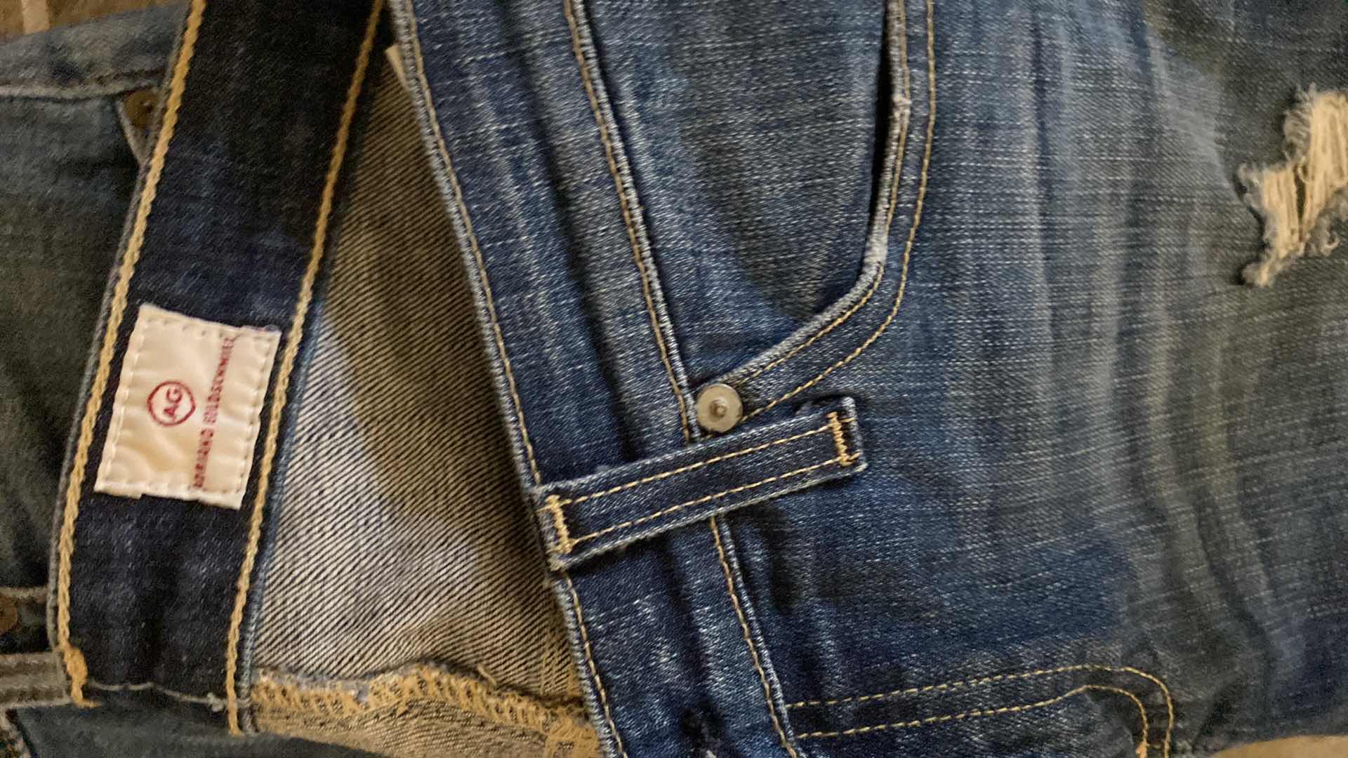 Photo 1 of 6- WOMEND SIZE 28, 1 SIZE 30, 1 SIZE 31 JEANS JOES 7 FOR ALL MANKIND AND MORE