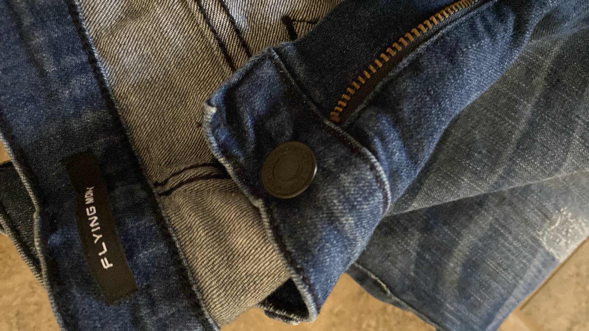 Photo 1 of 6- WOMEND SIZE 28, 1 SIZE 30, 1 SIZE 31 JEANS JOES 7 FOR ALL MANKIND AND MORE