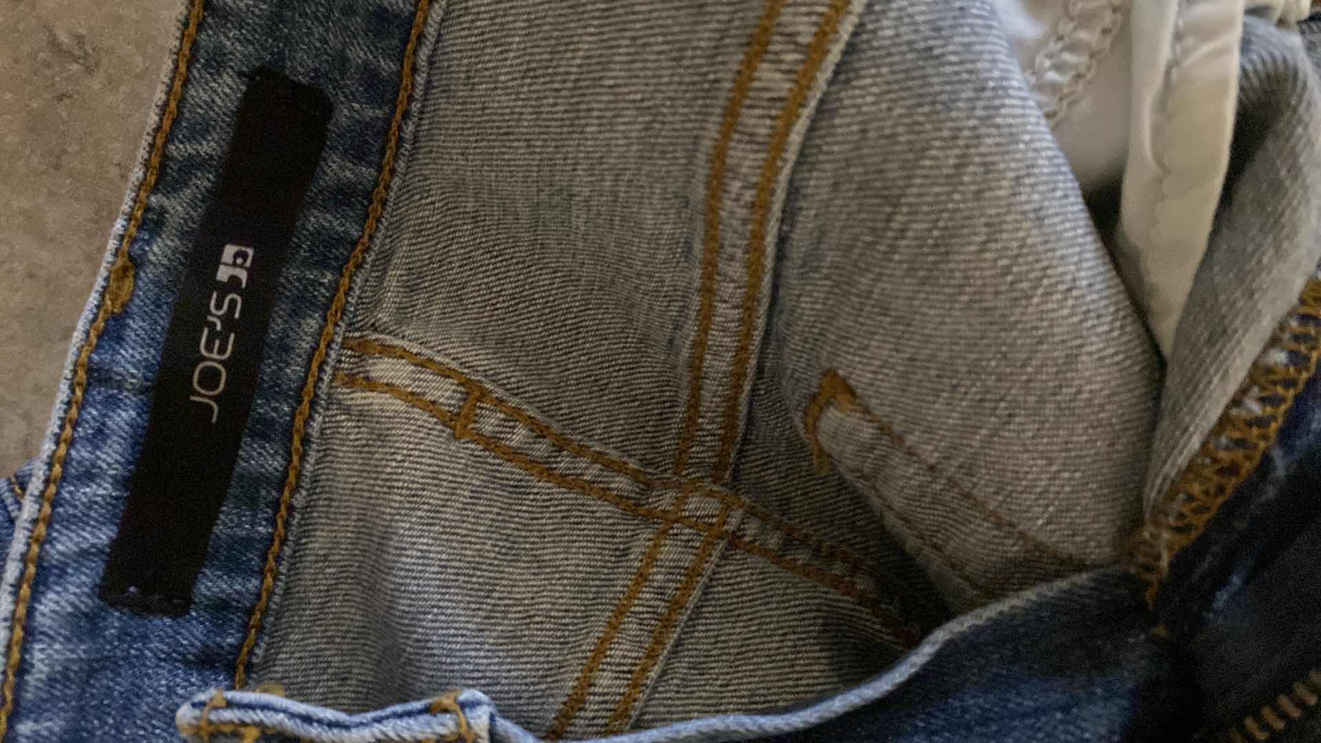 Photo 1 of 6- WOMEND SIZE 28, 1 SIZE 30, 1 SIZE 31 JEANS JOES 7 FOR ALL MANKIND AND MORE