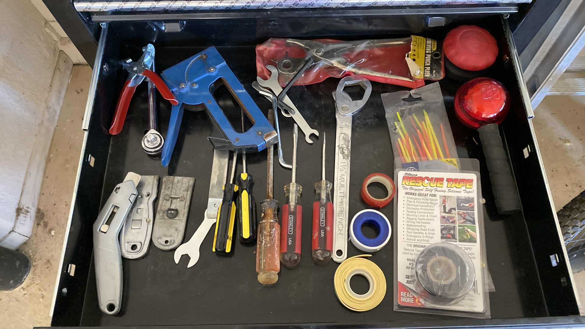 Photo 1 of KOBALT BALL-BEARING TOOL BOX 27 1/2“ x 19“ x 34“