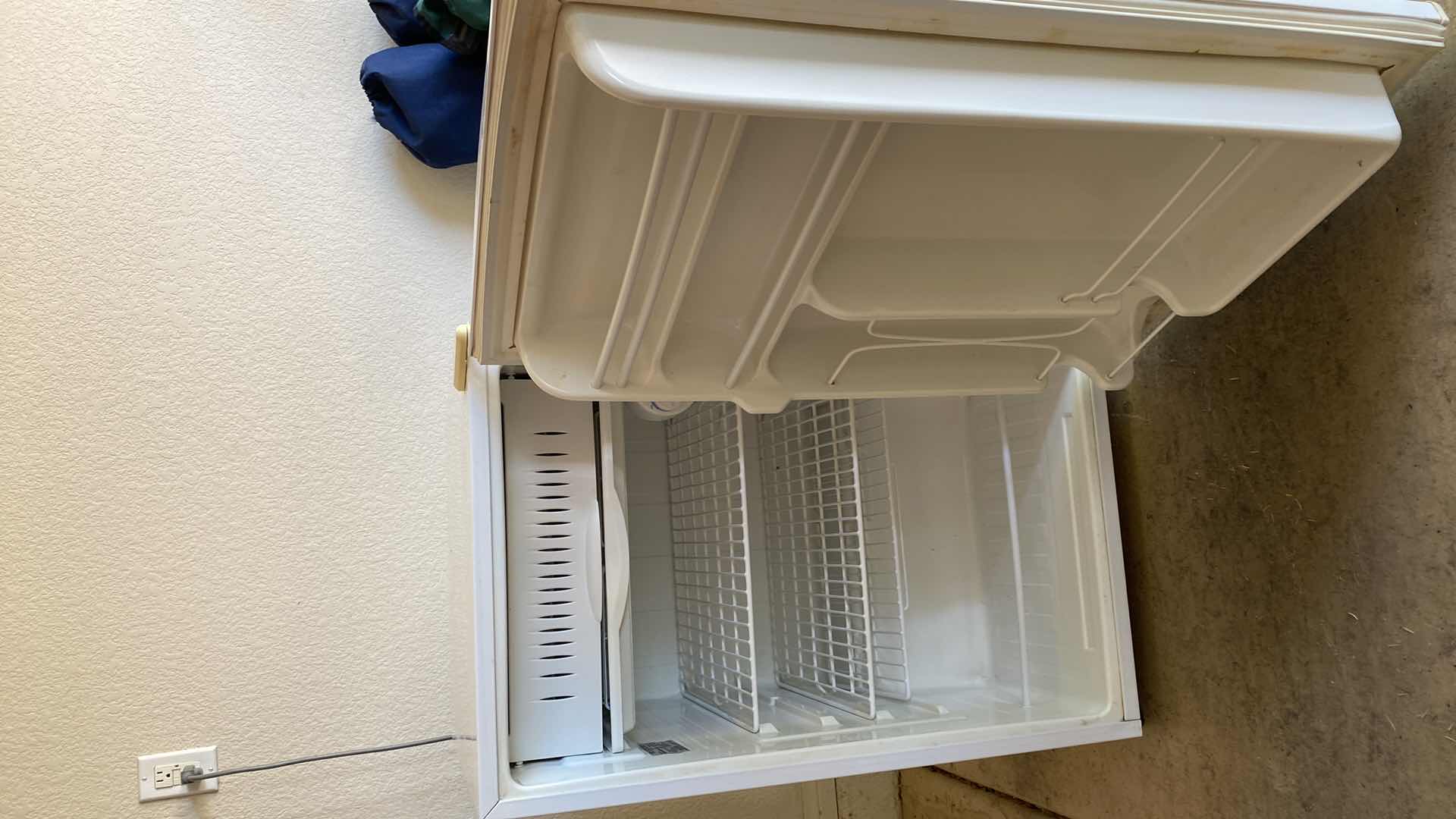 Photo 1 of GENERAL ELECTRIC COMPACT REFRIGERATOR 20“ x 22“ H 31 1/2“