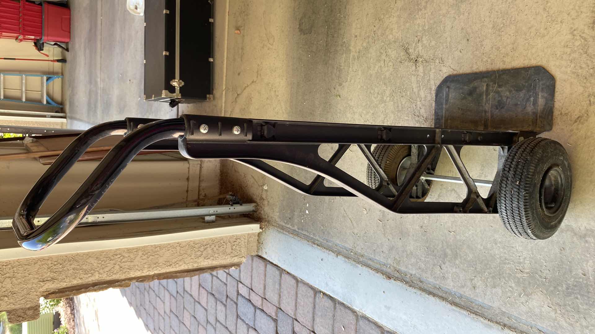 Photo 1 of CRAFTSMAN 500lb HAND TRUCK