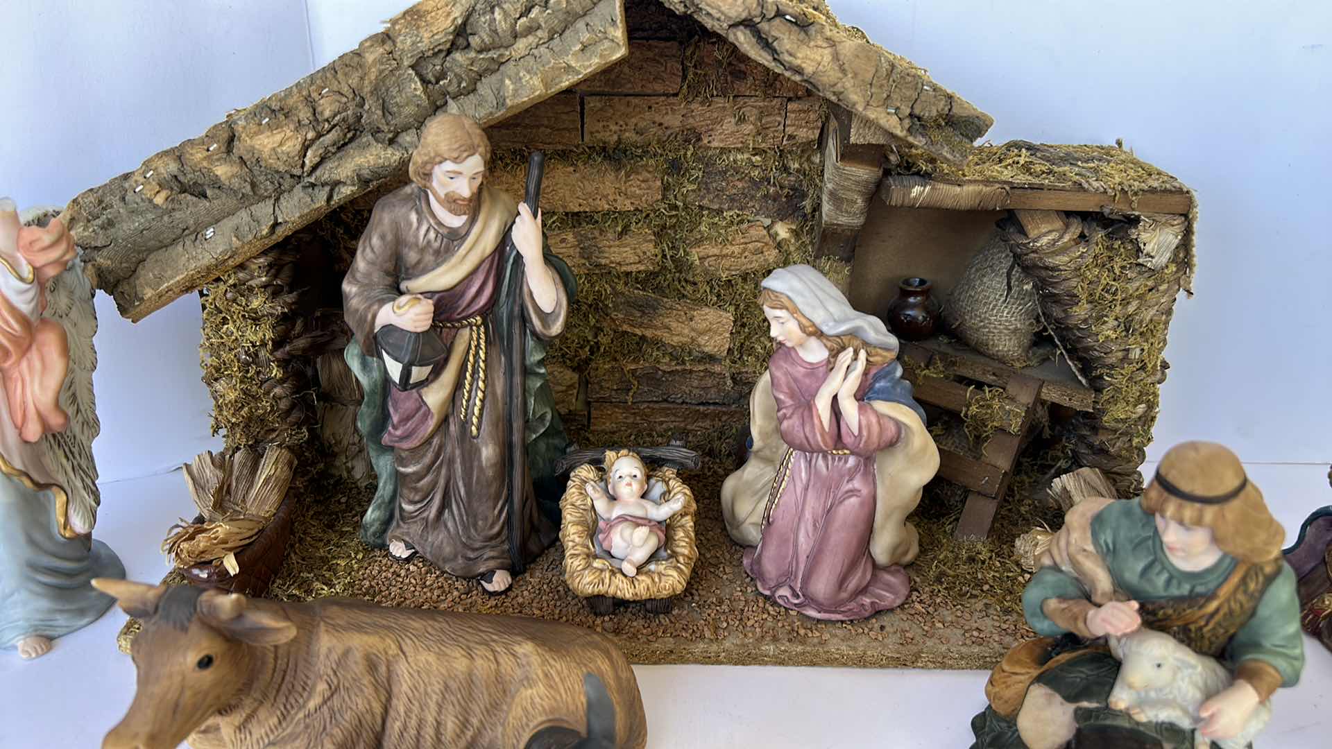 Photo 1 of NATIVITY SCENE WITH TOTE TALLEST H12”
