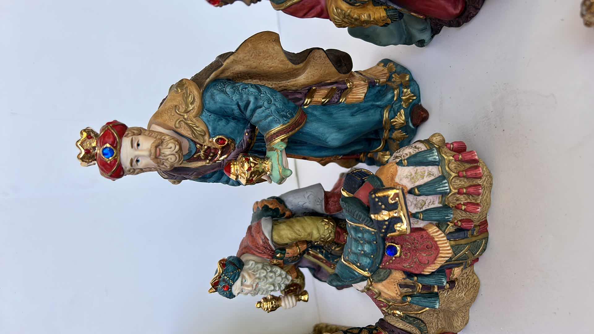 Photo 1 of NATIVITY SCENE WITH TOTE TALLEST H12”