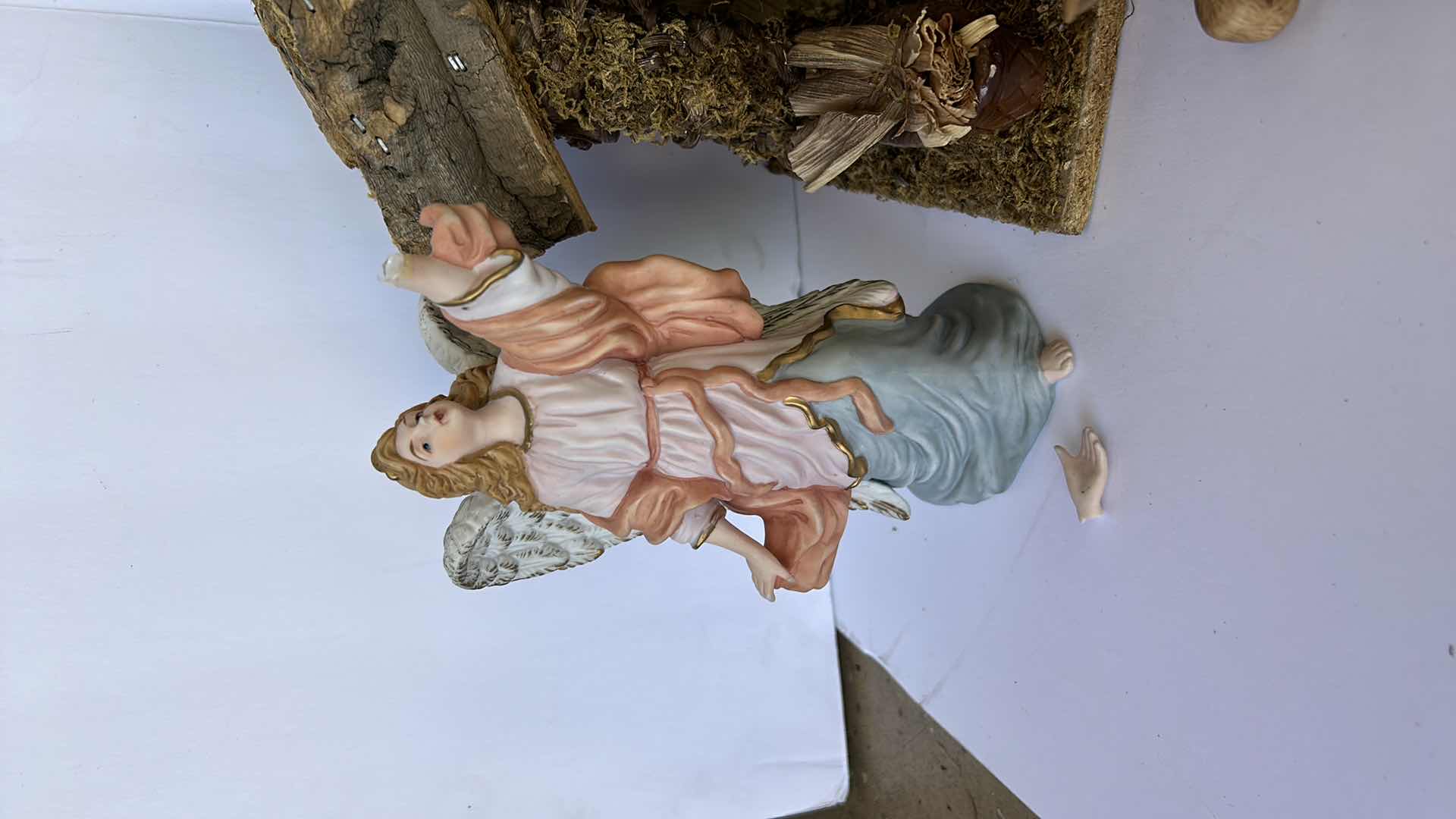 Photo 1 of NATIVITY SCENE WITH TOTE TALLEST H12”