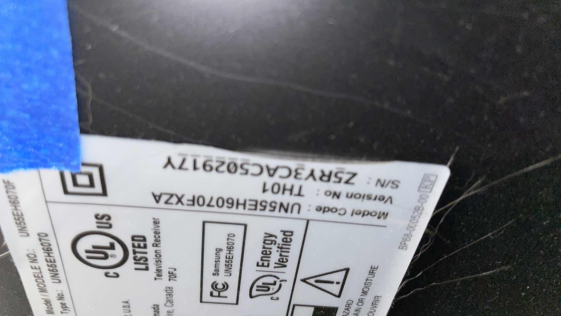 Photo 1 of SAMSUNG 50” 3D TV 8 GLASSES