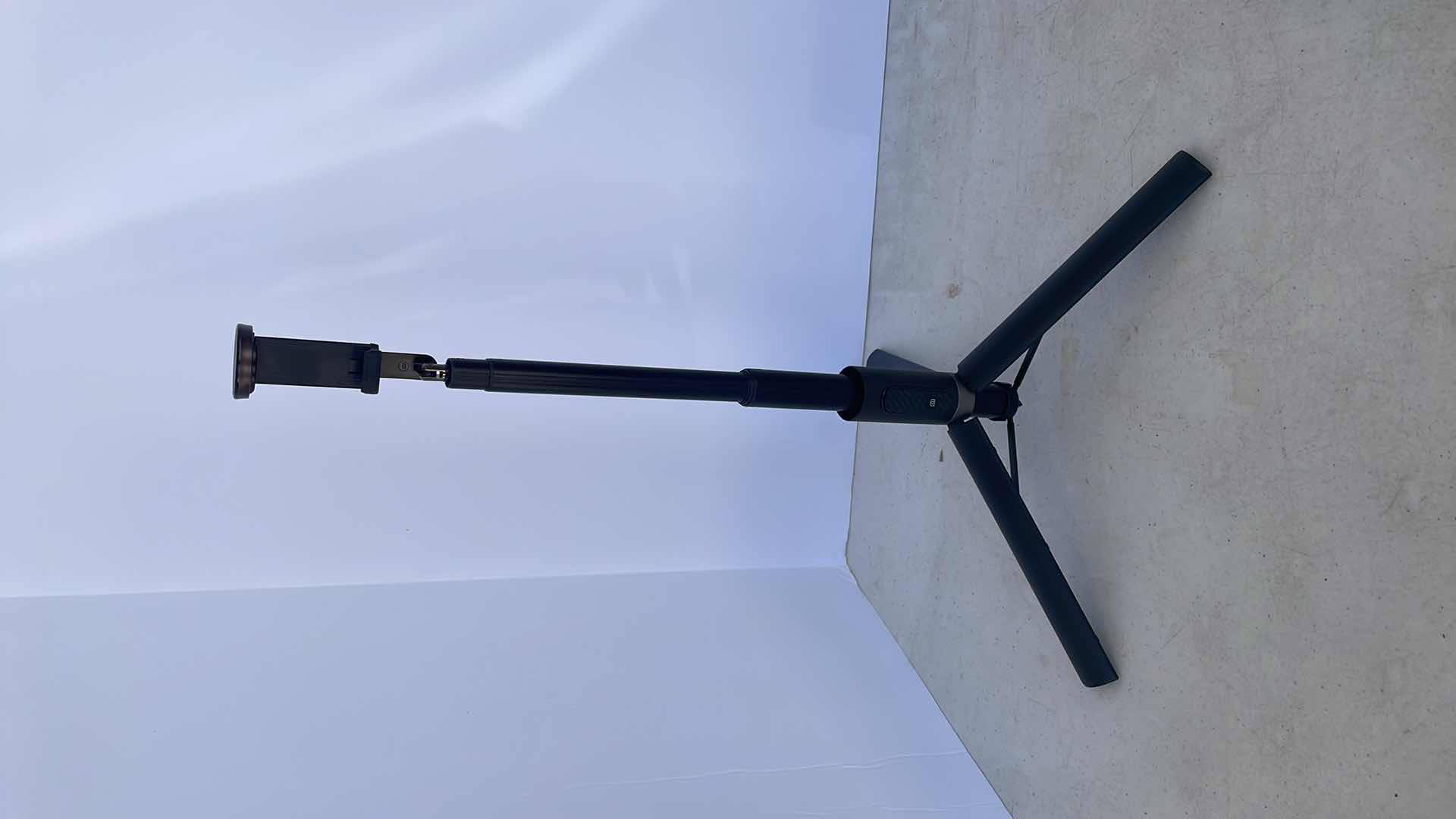 Photo 1 of PHONE TRIPOD