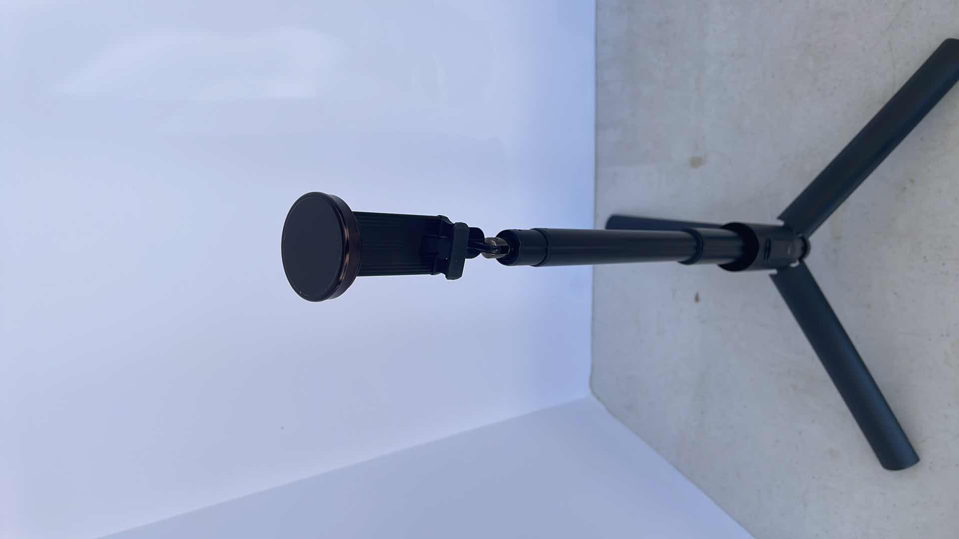 Photo 1 of PHONE TRIPOD