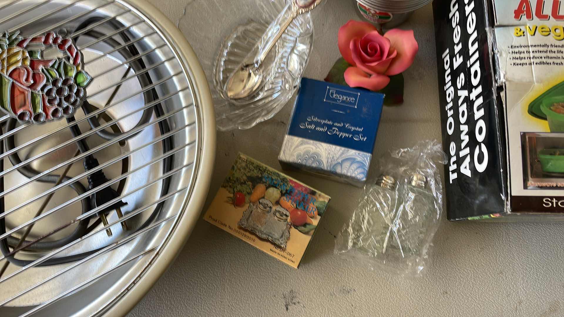 Photo 1 of KITCHEN ITEMS