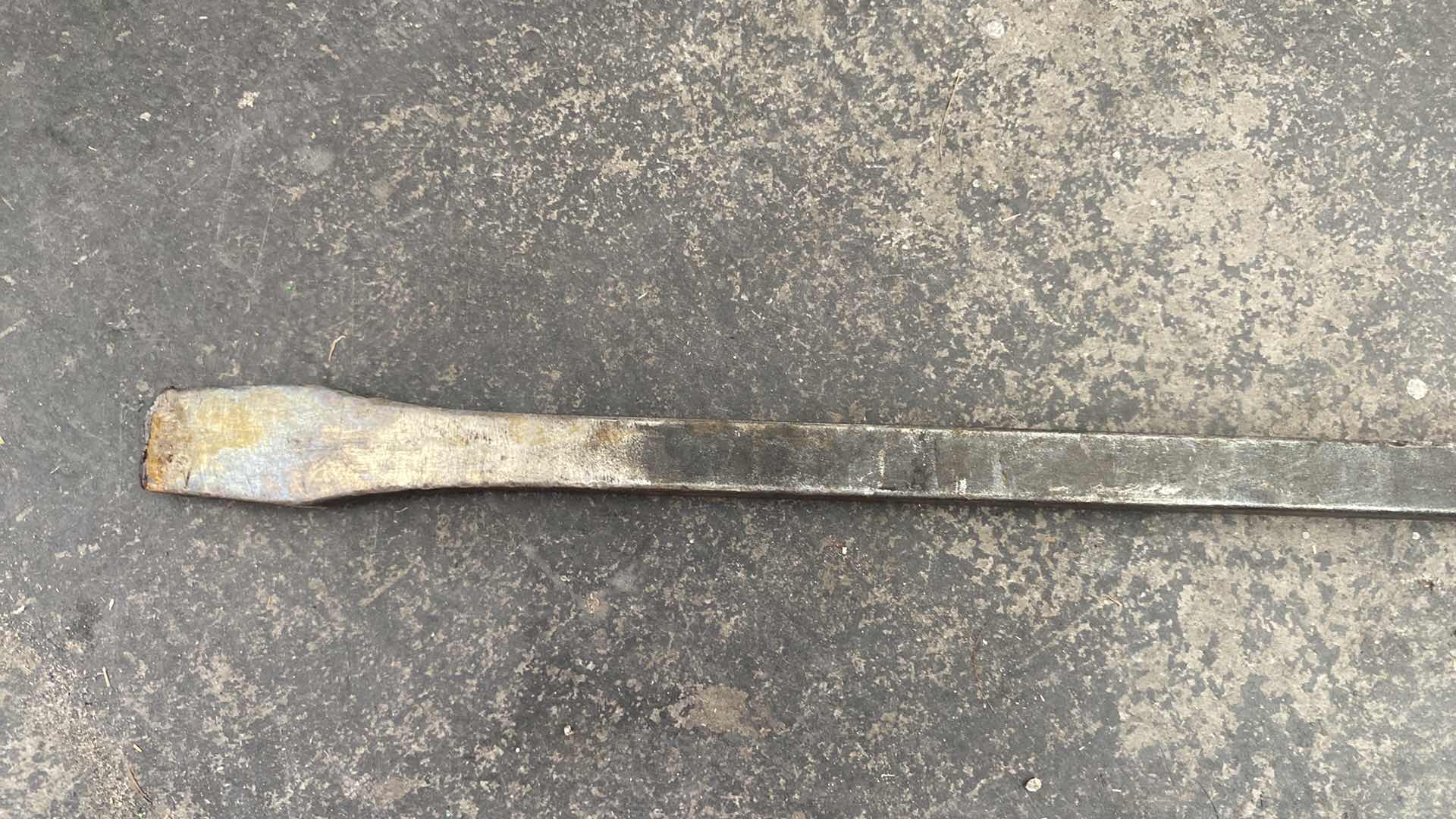 Photo 1 of 19” SCREWDRIVER