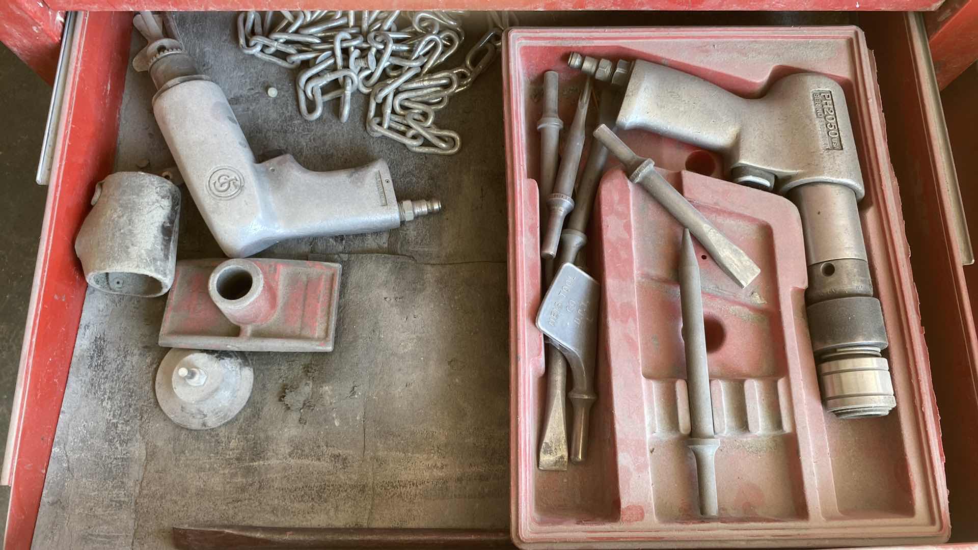 Photo 1 of SNAP ON TOOLS TOOL BOX WITH AUTO BODY TOOLS AND MORE EST VALUE $3,000