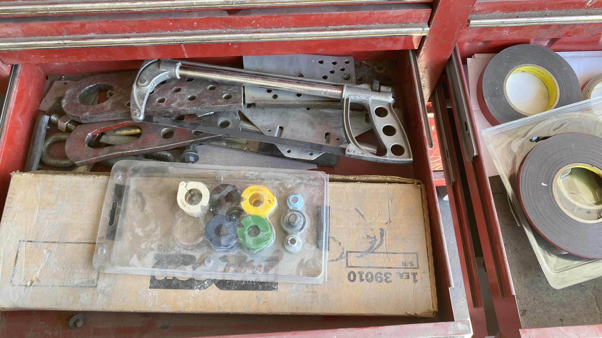 Photo 7 of SNAP ON TOOLS TOOL BOX WITH AUTO BODY TOOLS AND MORE EST VALUE $3,000