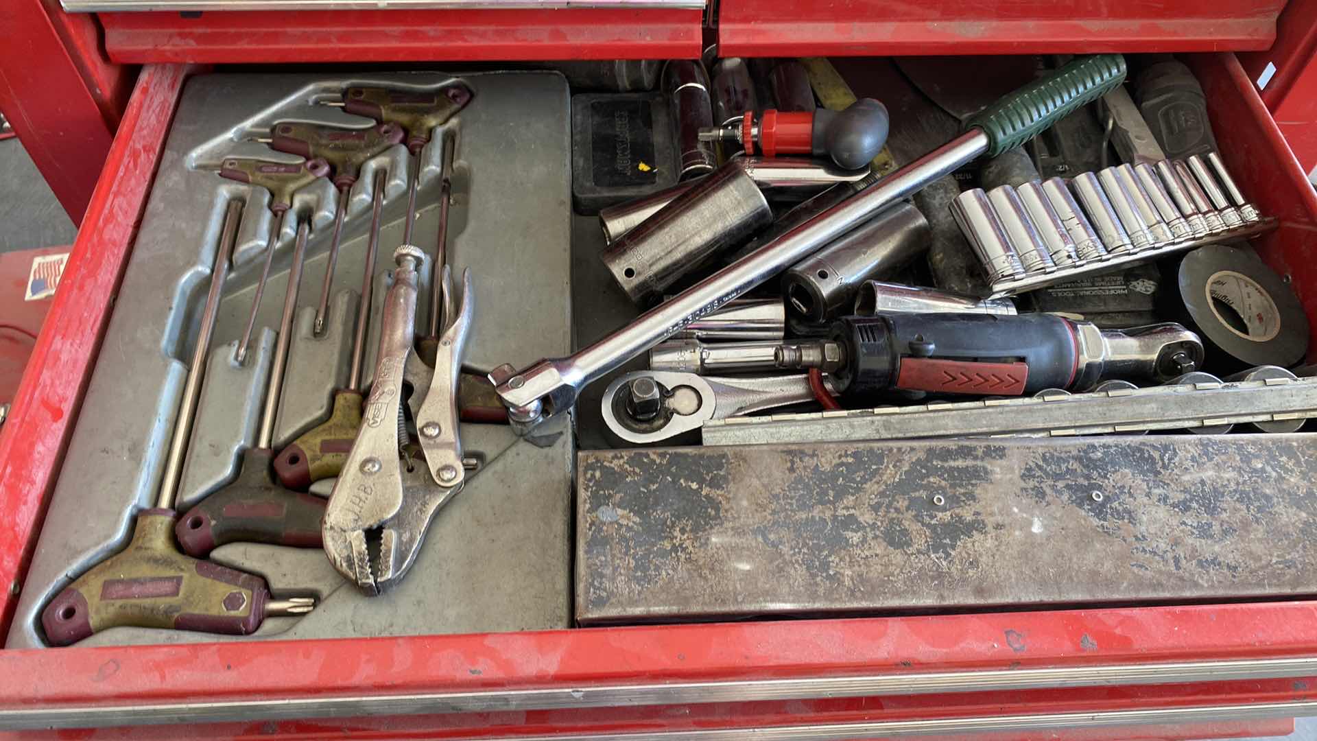 Photo 1 of US GENERAL ROLLING TOOL CART WITH AUTO REPAIR TOOLS