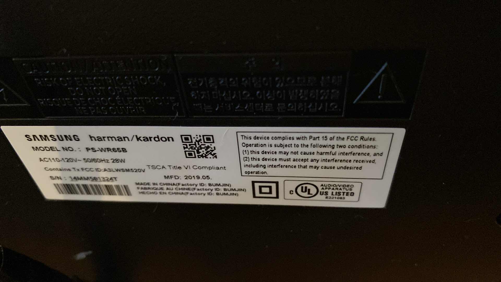 Photo 1 of SAMSUNG HARMON KARDON SUB WOOFER  AND SOUNDBAR WITH REMOTE