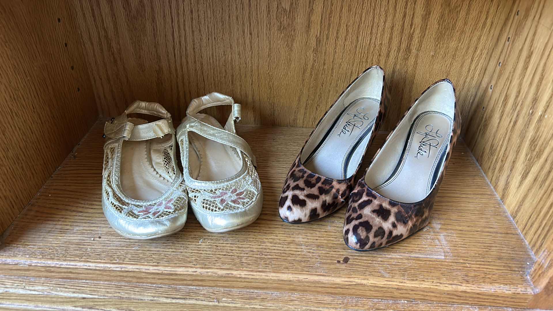 Photo 1 of 7 PAIRS WOMENS SHOES SIZE 7