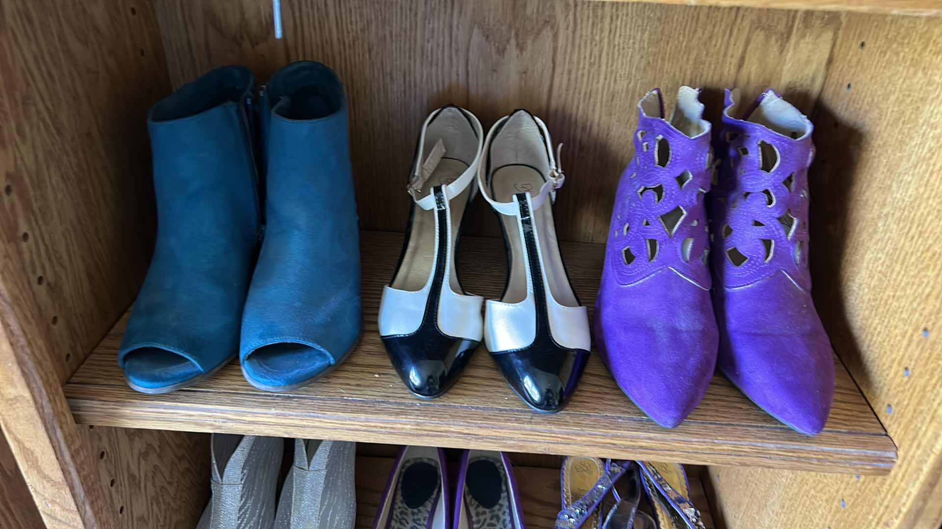 Photo 1 of 9 PAIRS WOMENS SHOES SIZE 7