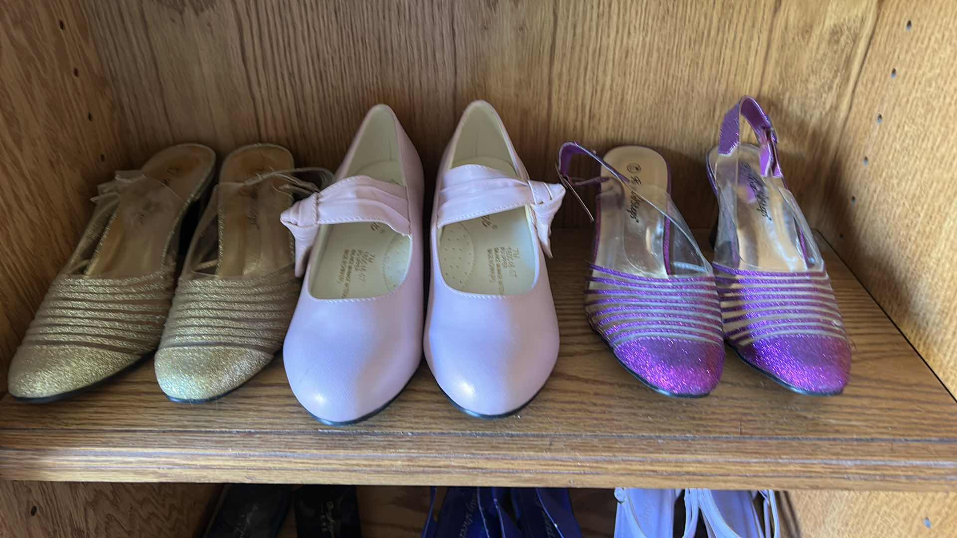 Photo 1 of 9 PAIRS WOMENS SHOES SIZE 7