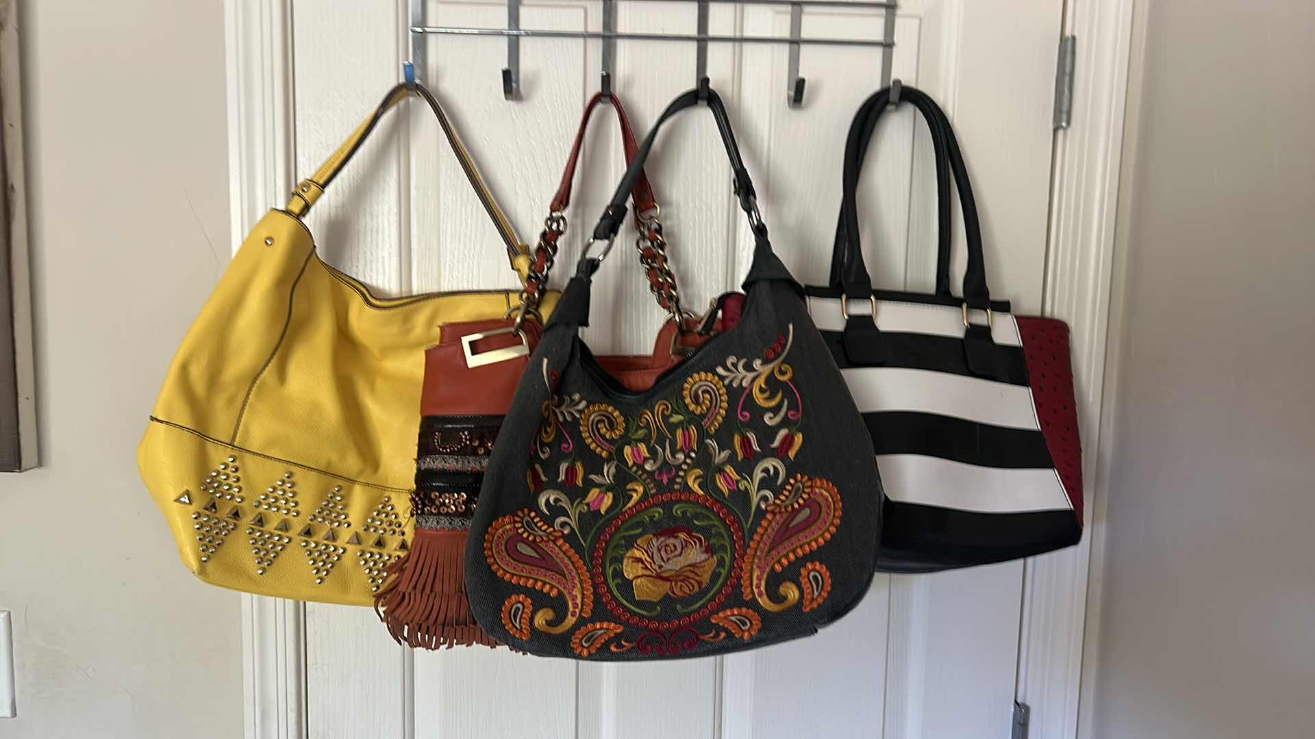 Photo 1 of 4 WOMENS HANDBAGS