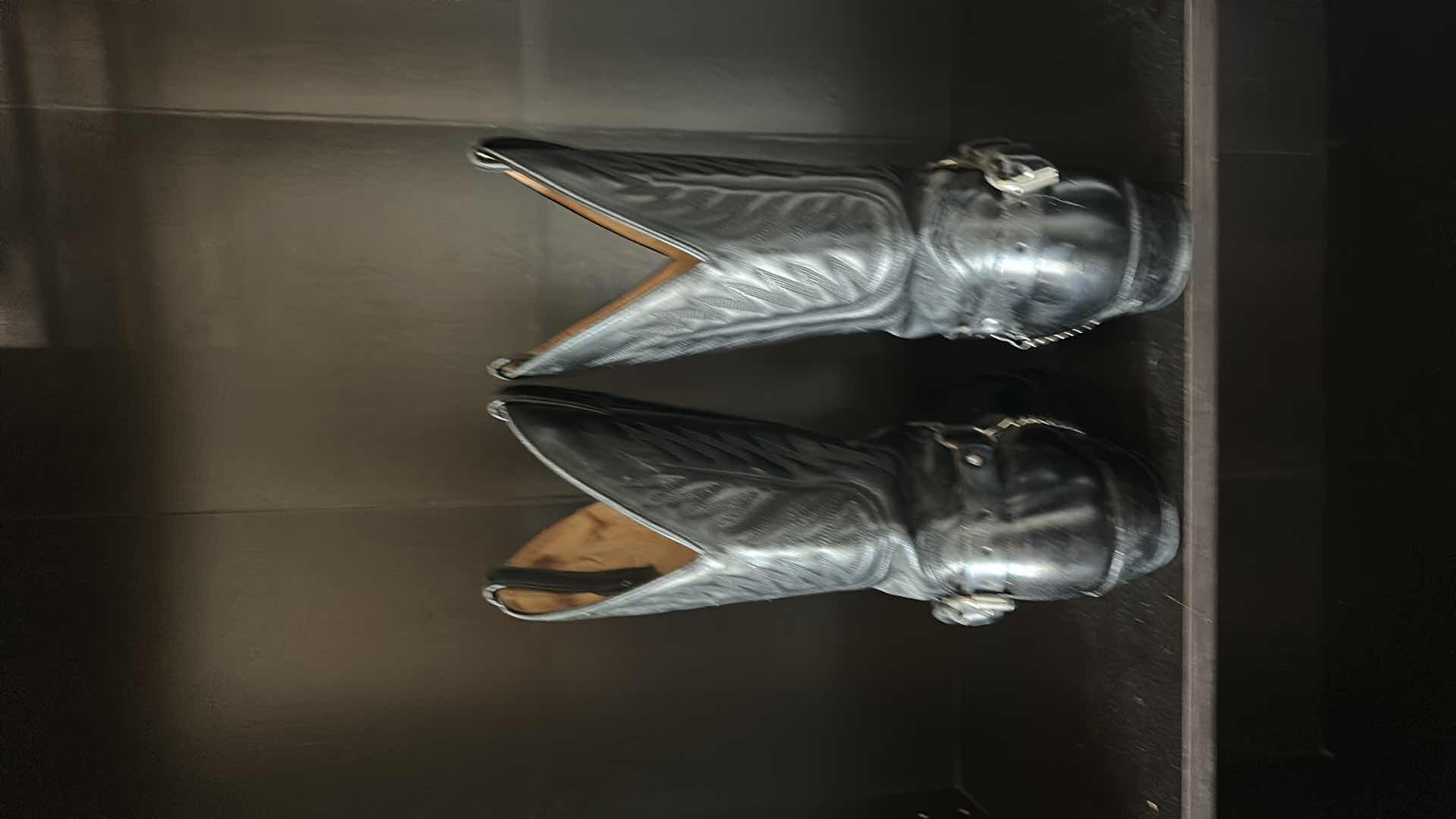 Photo 1 of MENS BLACK LEATHER COMBOY BOOTS SIZE 10