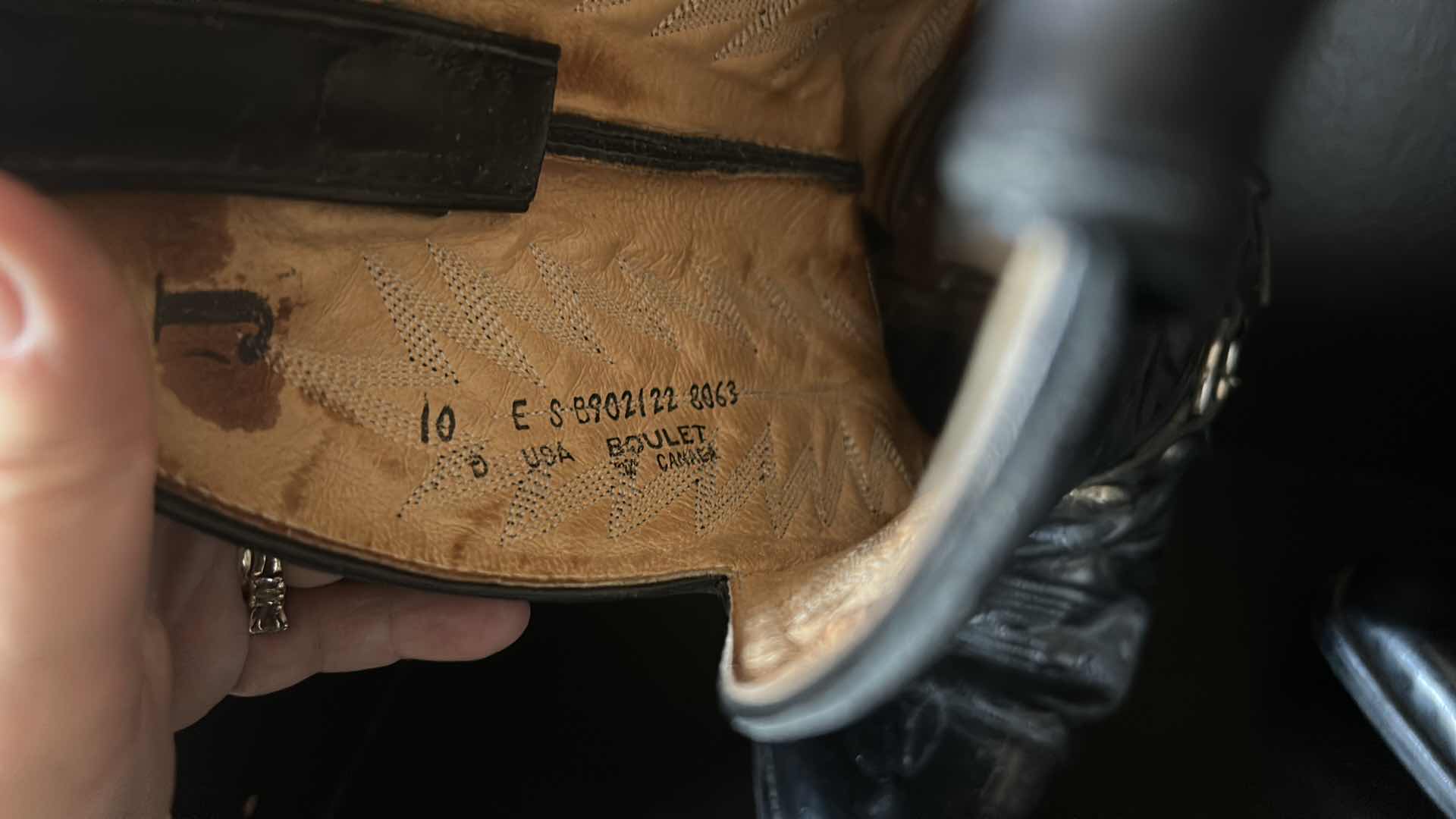 Photo 1 of MENS BLACK LEATHER COMBOY BOOTS SIZE 10