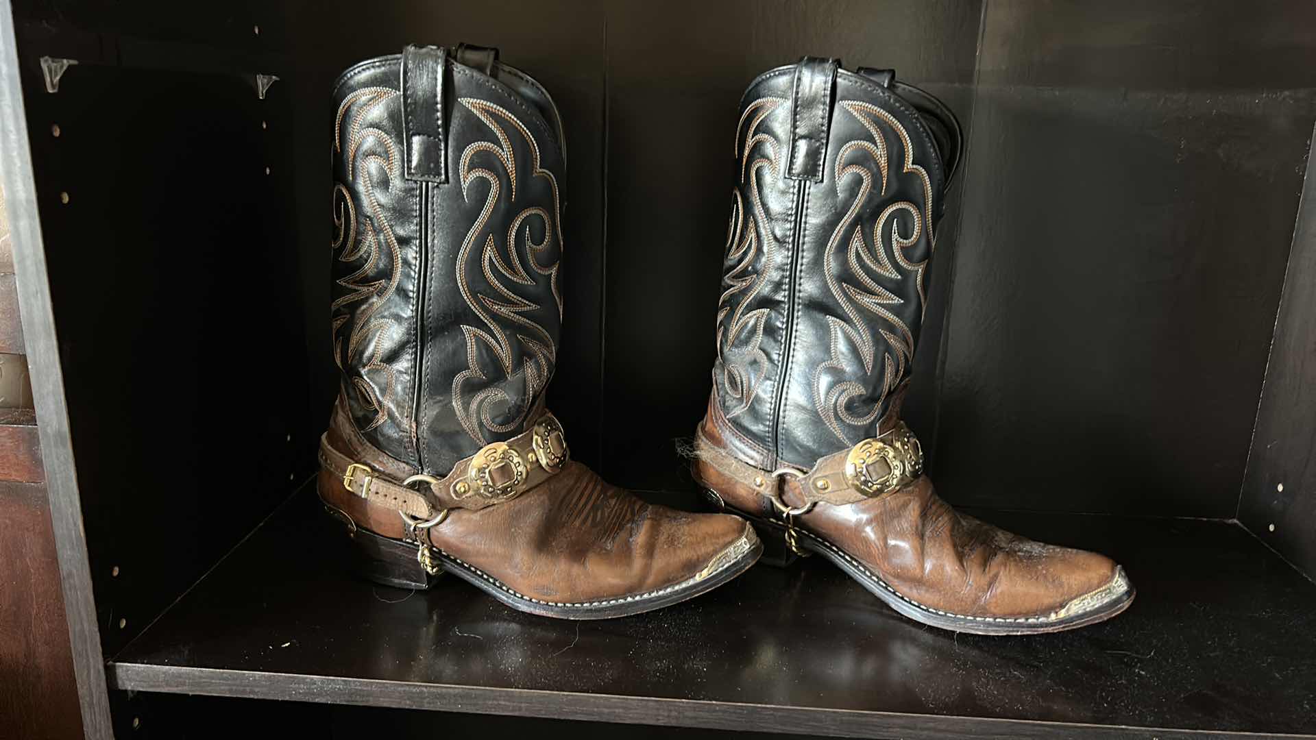 Photo 1 of MENS BLACK AND BROWN LEATHER COMBOY BOOTS