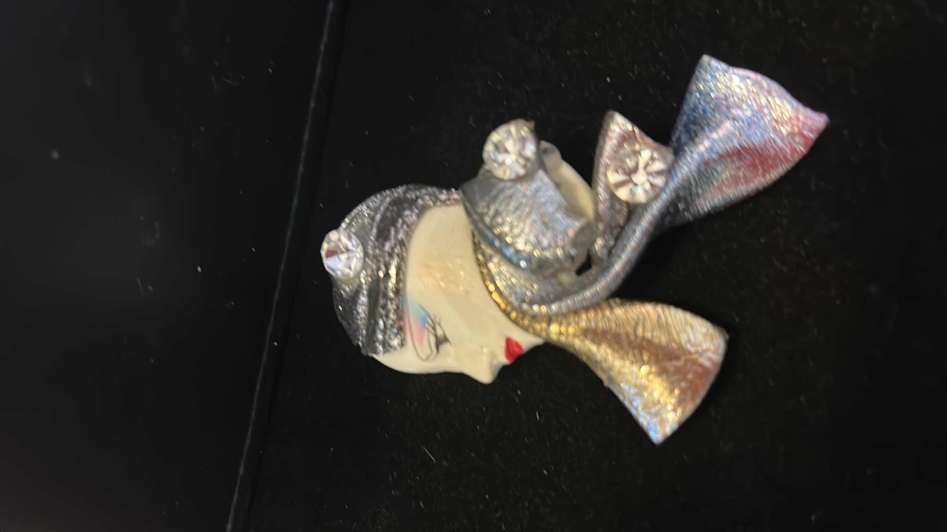 Photo 2 of COSTUME JEWELRY- 3 PINS