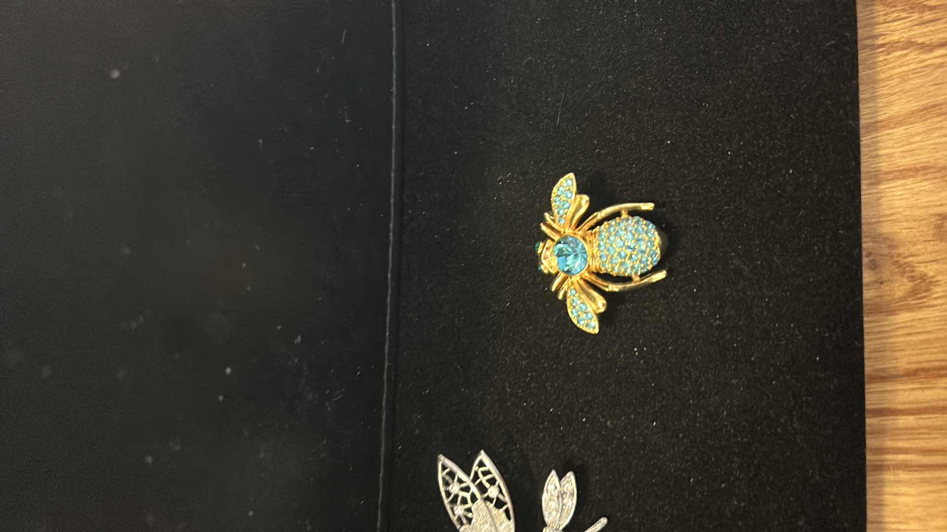 Photo 1 of COSTUME JEWELRY- 4 PINS