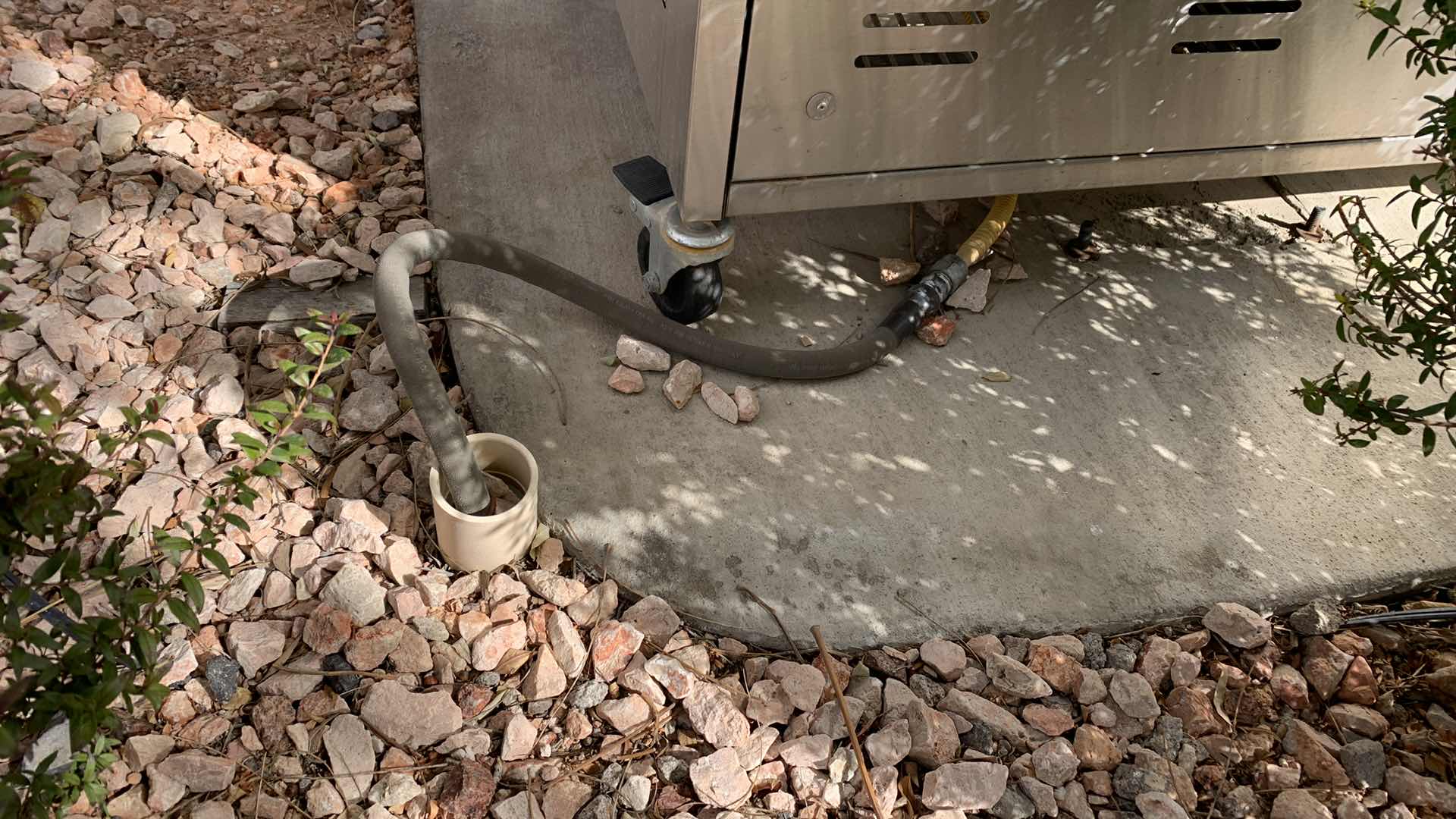 Photo 1 of GAS LARGE SIX BURNER BARBECUE GRILL