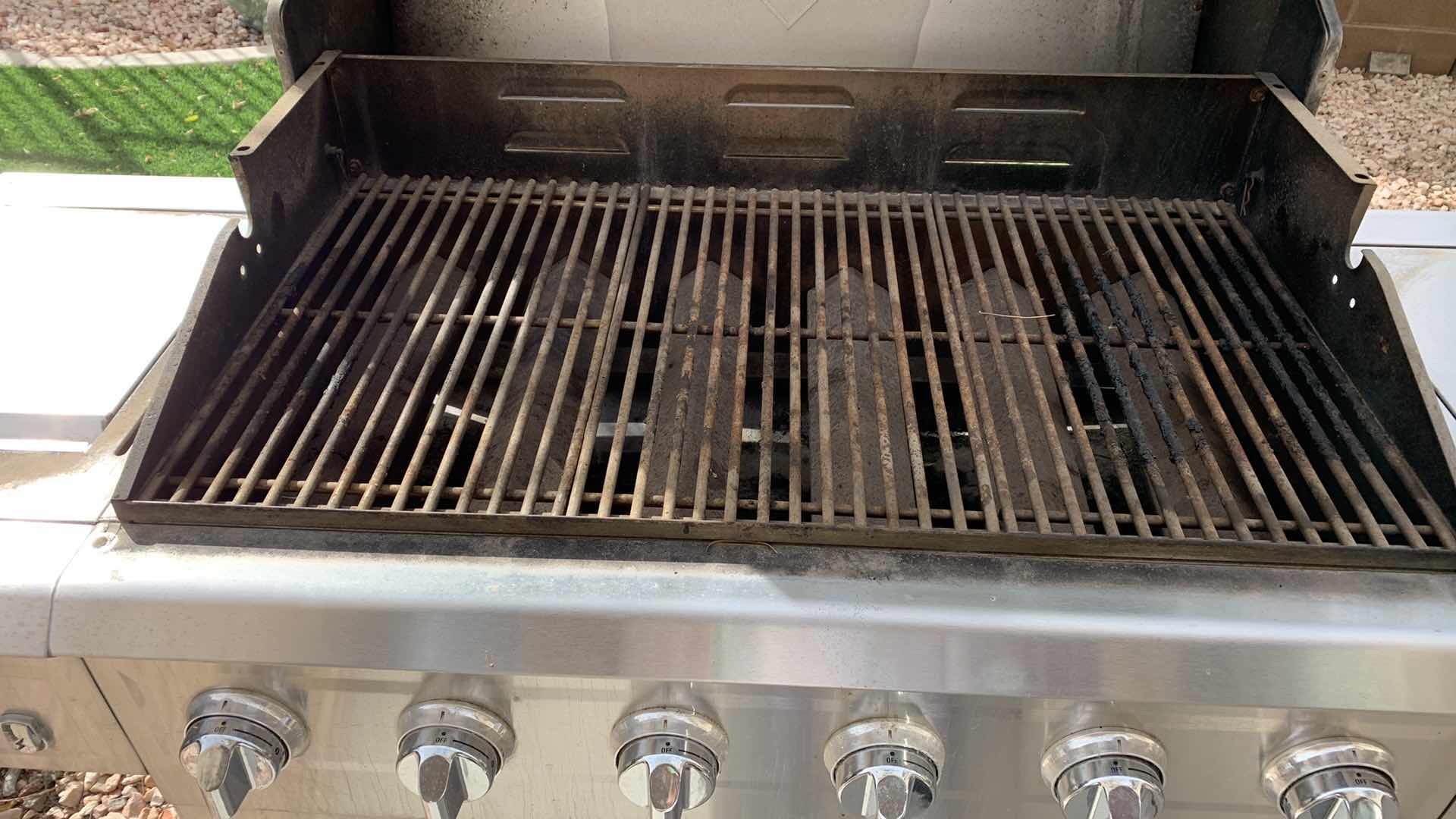 Photo 1 of GAS LARGE SIX BURNER BARBECUE GRILL