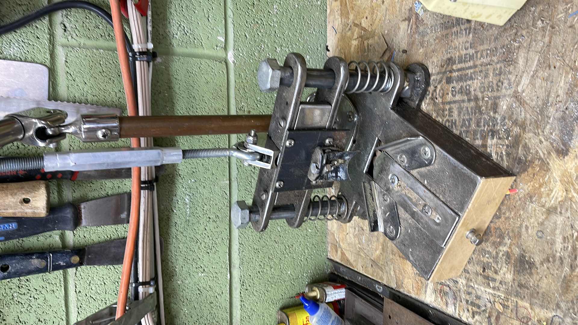 Photo 1 of HEAVY DUTY PIPE CLAMP CUTTER