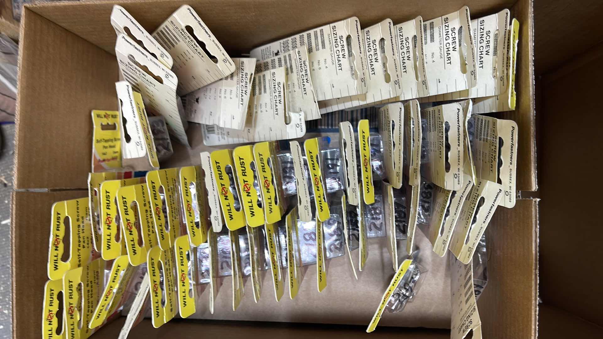 Photo 1 of “ WILL NOT RUST MACHINE SCREWS” NOS LARGE LOT
OVAL HEAD & PAN HEAD