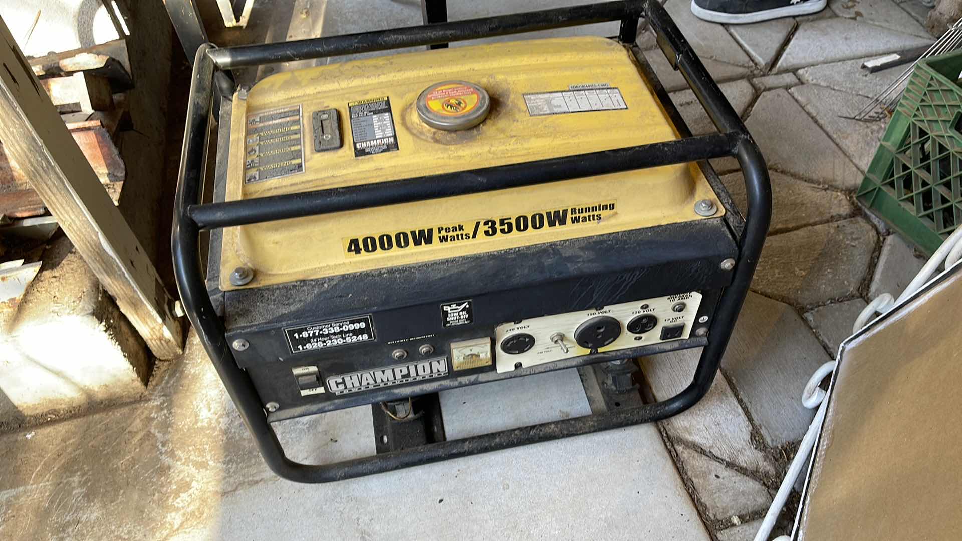 Photo 1 of CHAMPION POWER EQUIPMENT 4000W PEAK WATTS / 3500W RUNNING WATTS