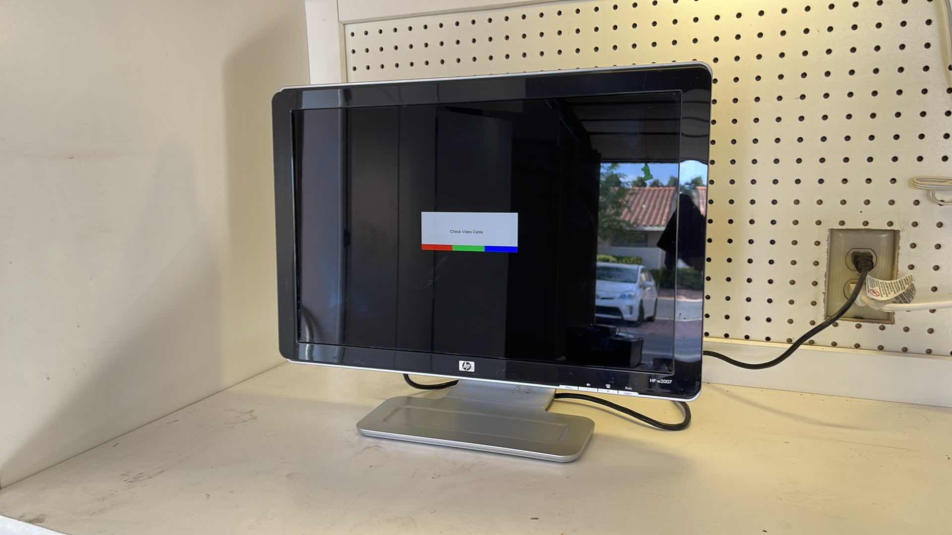 Photo 1 of HP W2007 COMPUTER