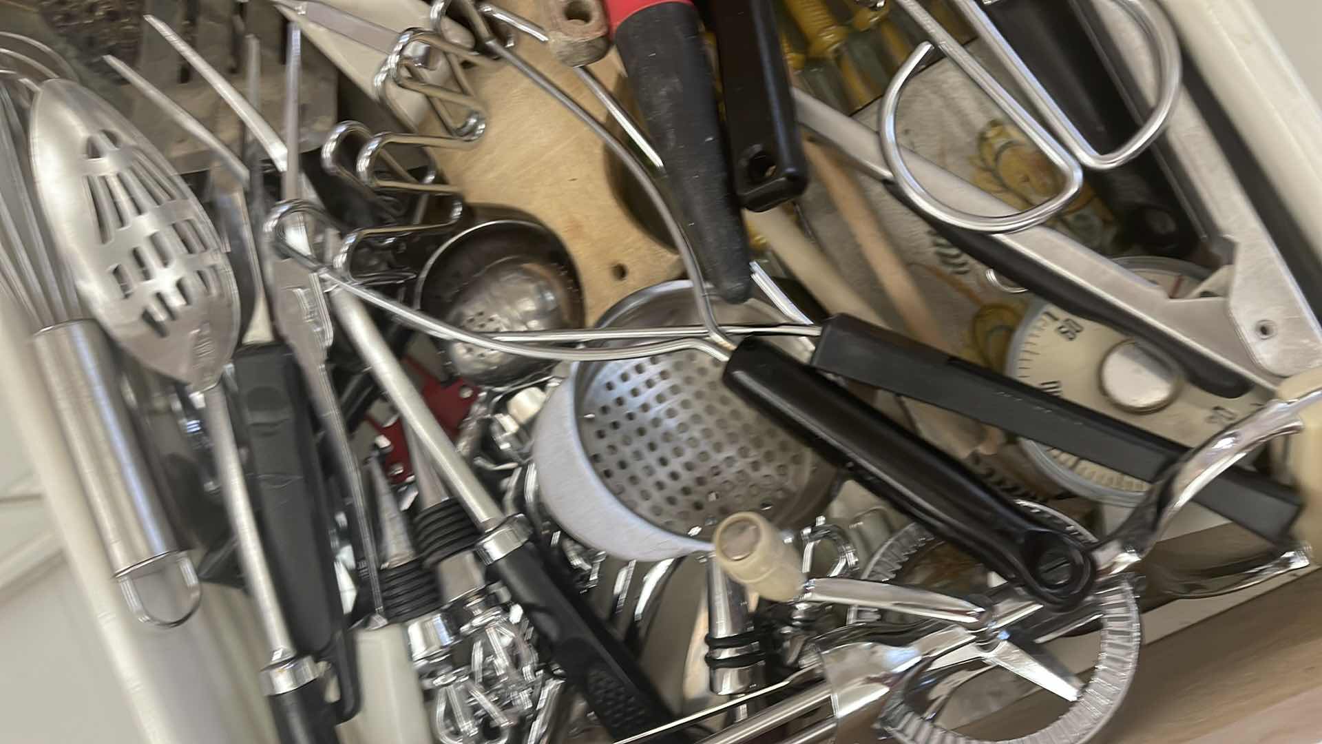 Photo 1 of CONTENTS OF KITCHEN DRAWER - COOKING UTENSILS