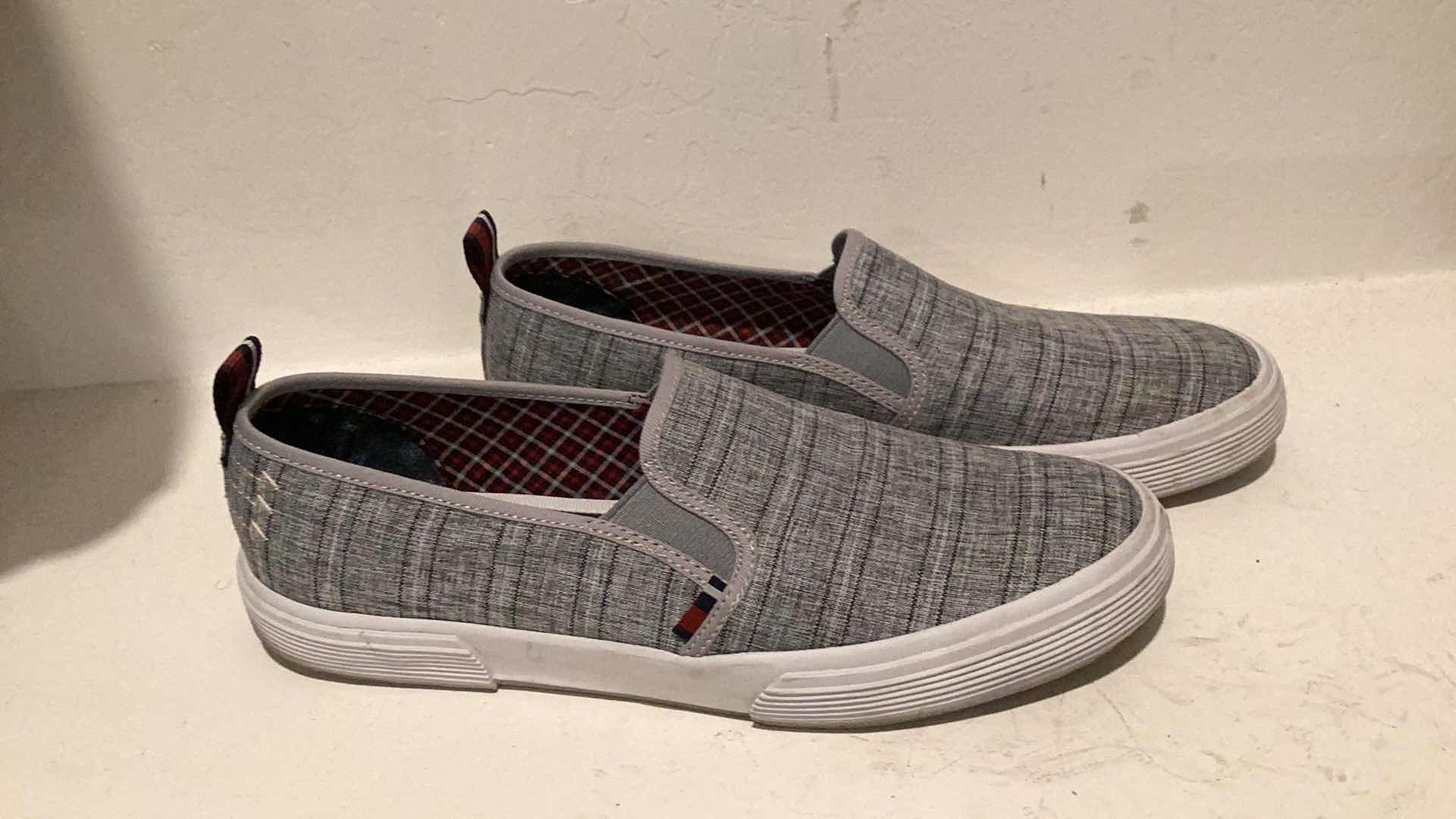 Photo 1 of MENS VANS & BEN SHERMAN SLIPON CASUAL SHOES SIZE 8.5