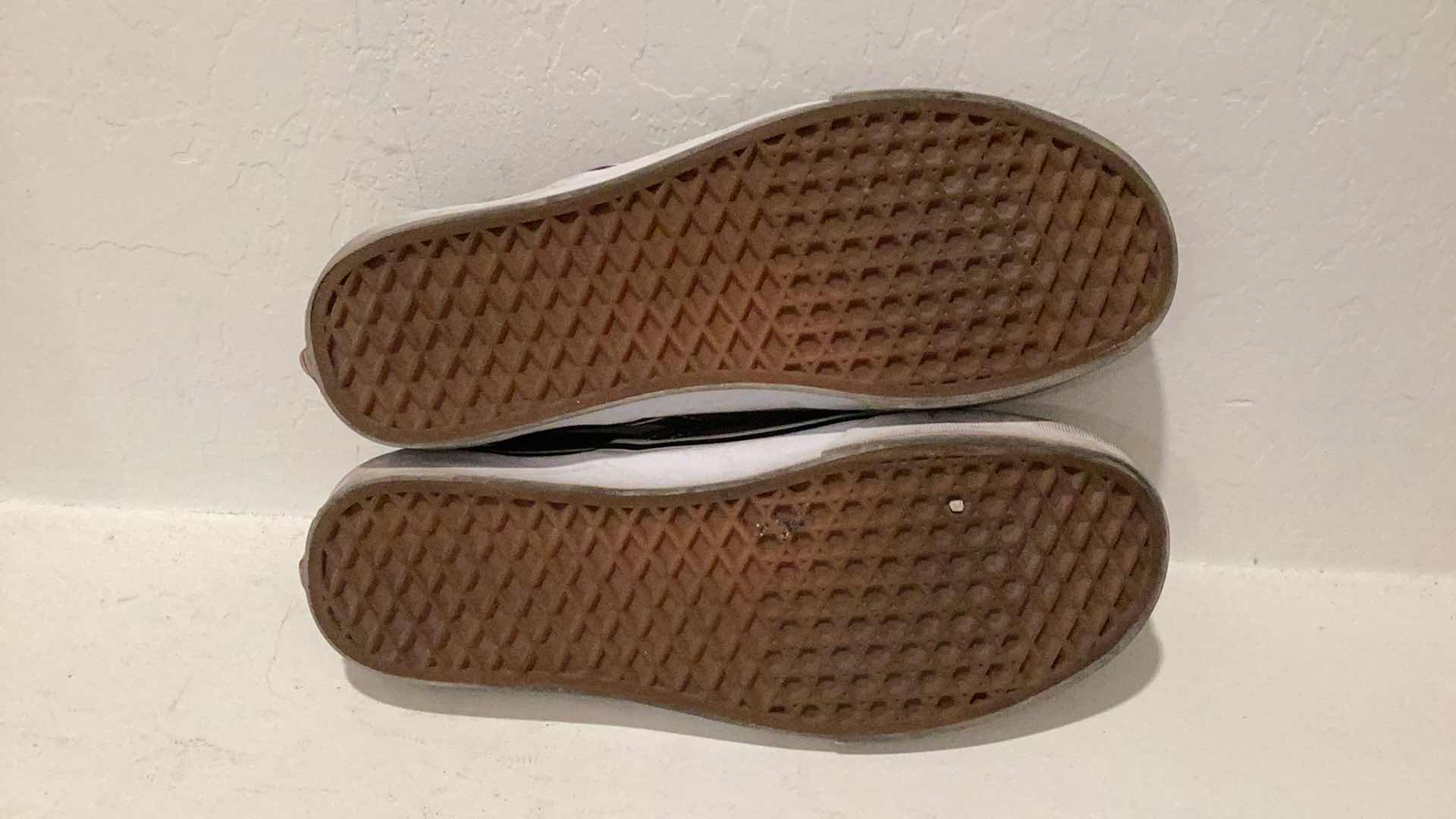 Photo 1 of MENS VANS & BEN SHERMAN SLIPON CASUAL SHOES SIZE 8.5